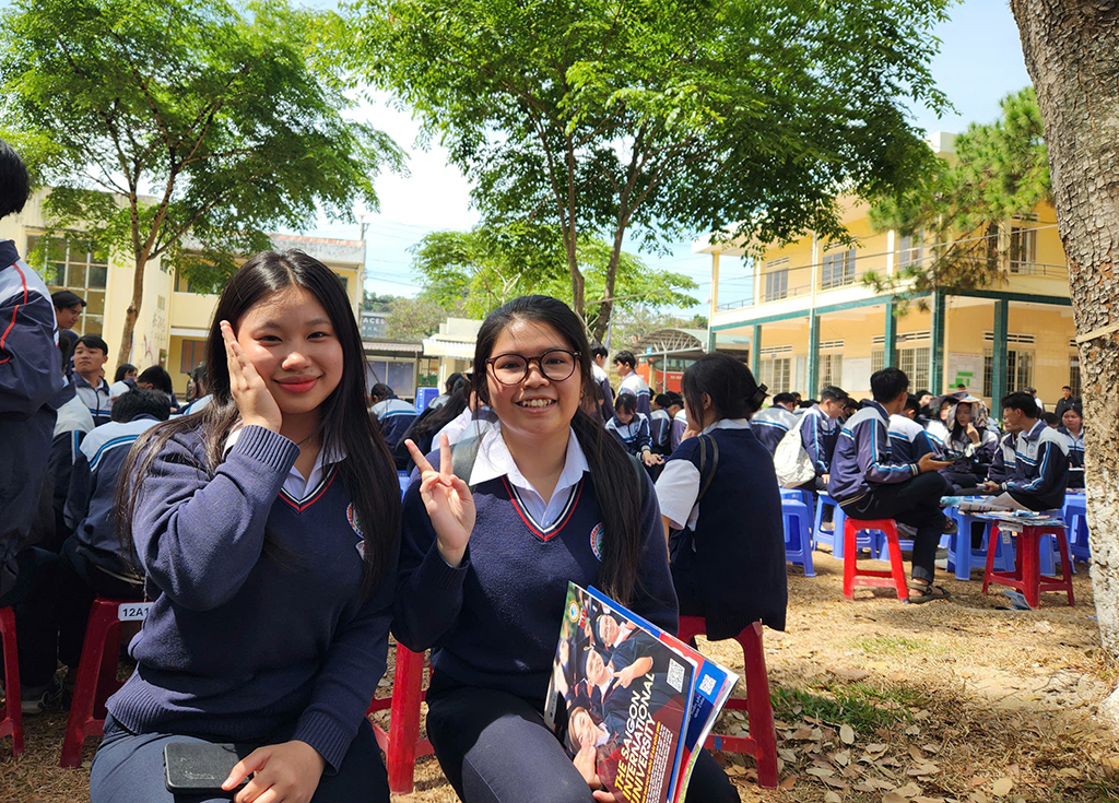 Những bạn b&egrave; học giỏi ở Đức Trọng kh&aacute;t khao th&agrave;nh c&ocirc;ng Trong gi&aacute;o dục 2026 - Ảnh 1.