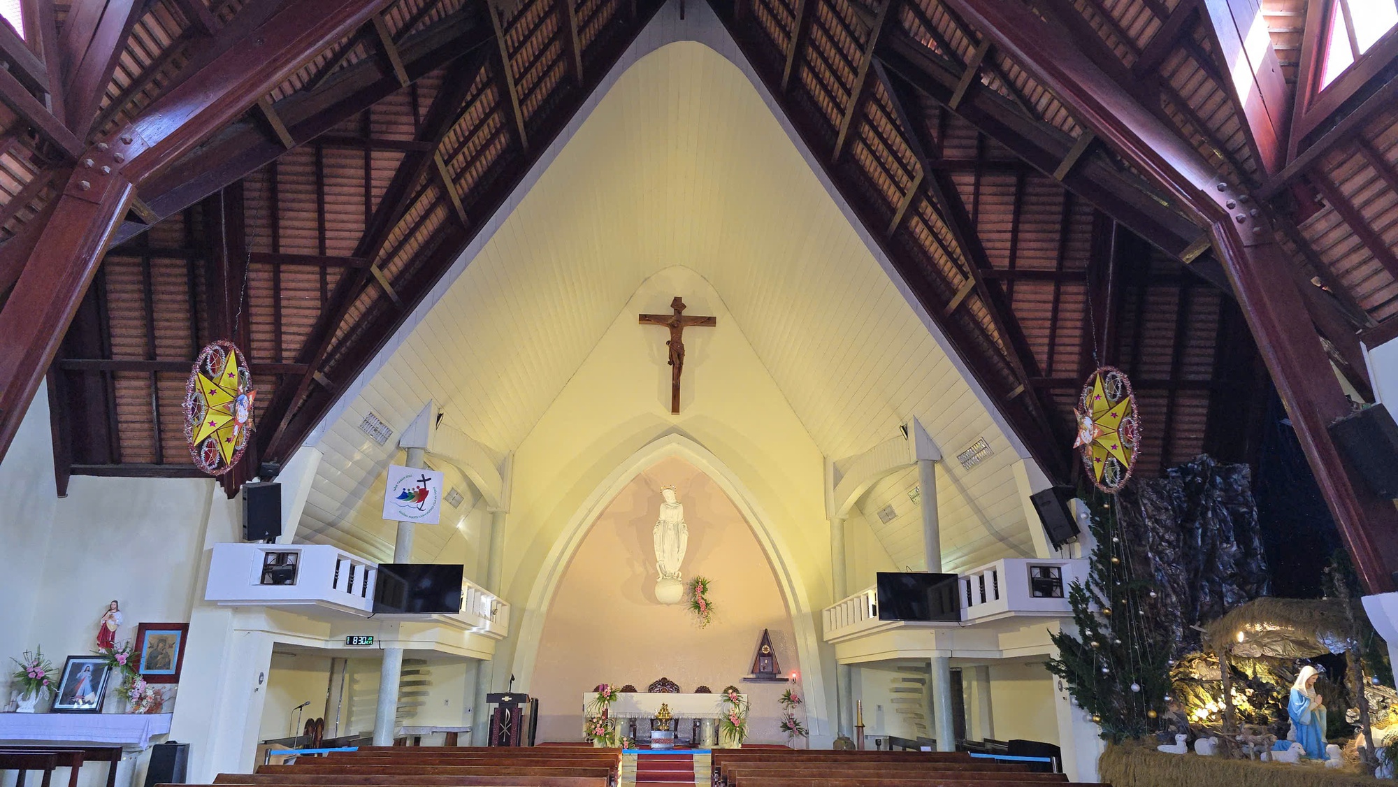 Nh&agrave; thờ Domaine de Marie - l&atilde;nh địa Đức B&agrave; giữa l&ograve;ng Đ&agrave; Lạt- Ảnh 3.