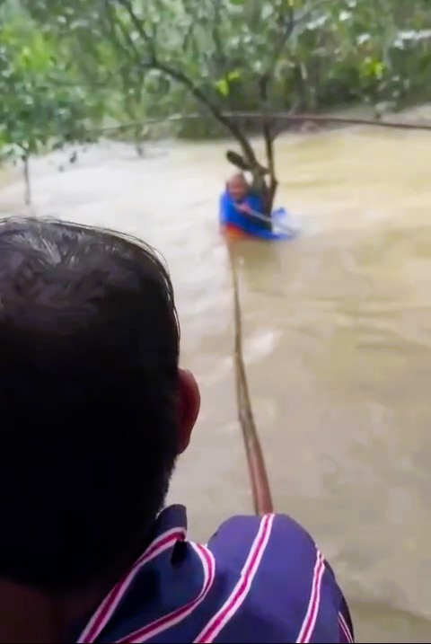 Sống bất an trong v&ugrave;ng x&oacute;i lở- Ảnh 1.