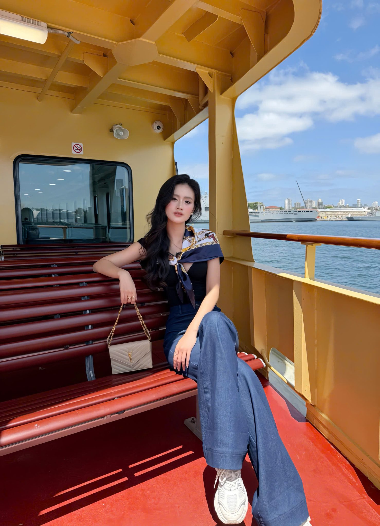 Cuộc sống của Hoa hậu Ý Nhi trước khi kết thúc nhiệm kỳ - Ảnh 3.