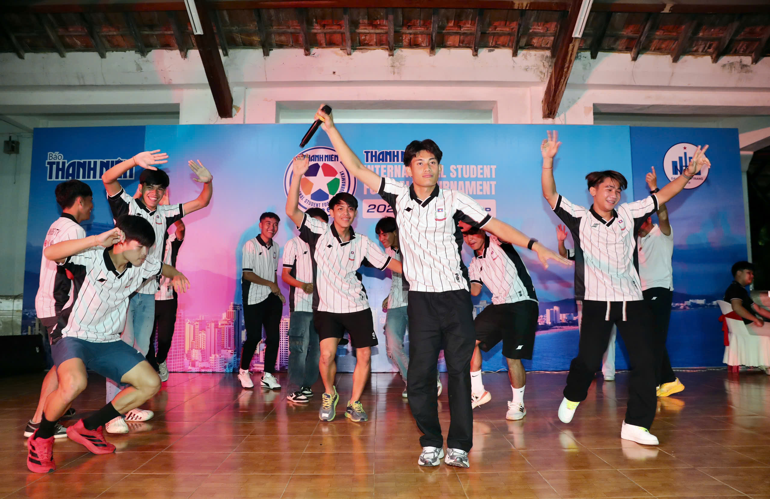 Đ&ecirc;m gala &lsquo;vui hết nấc&rsquo;, giải Thanh Ni&ecirc;n sinh vi&ecirc;n quốc tế kết nối t&igrave;nh bạn Đ&ocirc;ng Nam &Aacute;- Ảnh 8.