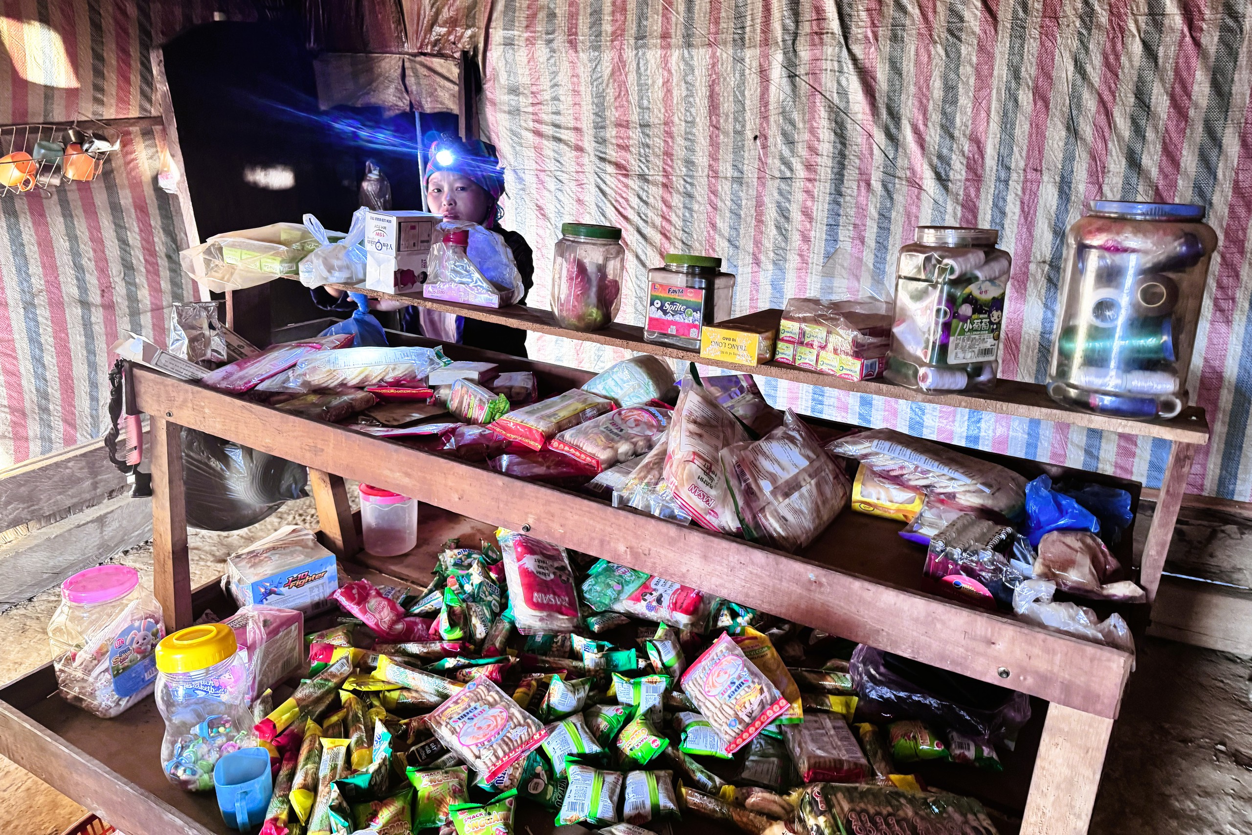 Xứ sở hoa đào Lùng Cúng ở Lào Cai mong mỏi một con đường- Ảnh 6. Xứ sở hoa đào Lùng Cúng ở Lào Cai mong mỏi một con đường- Ảnh 6.