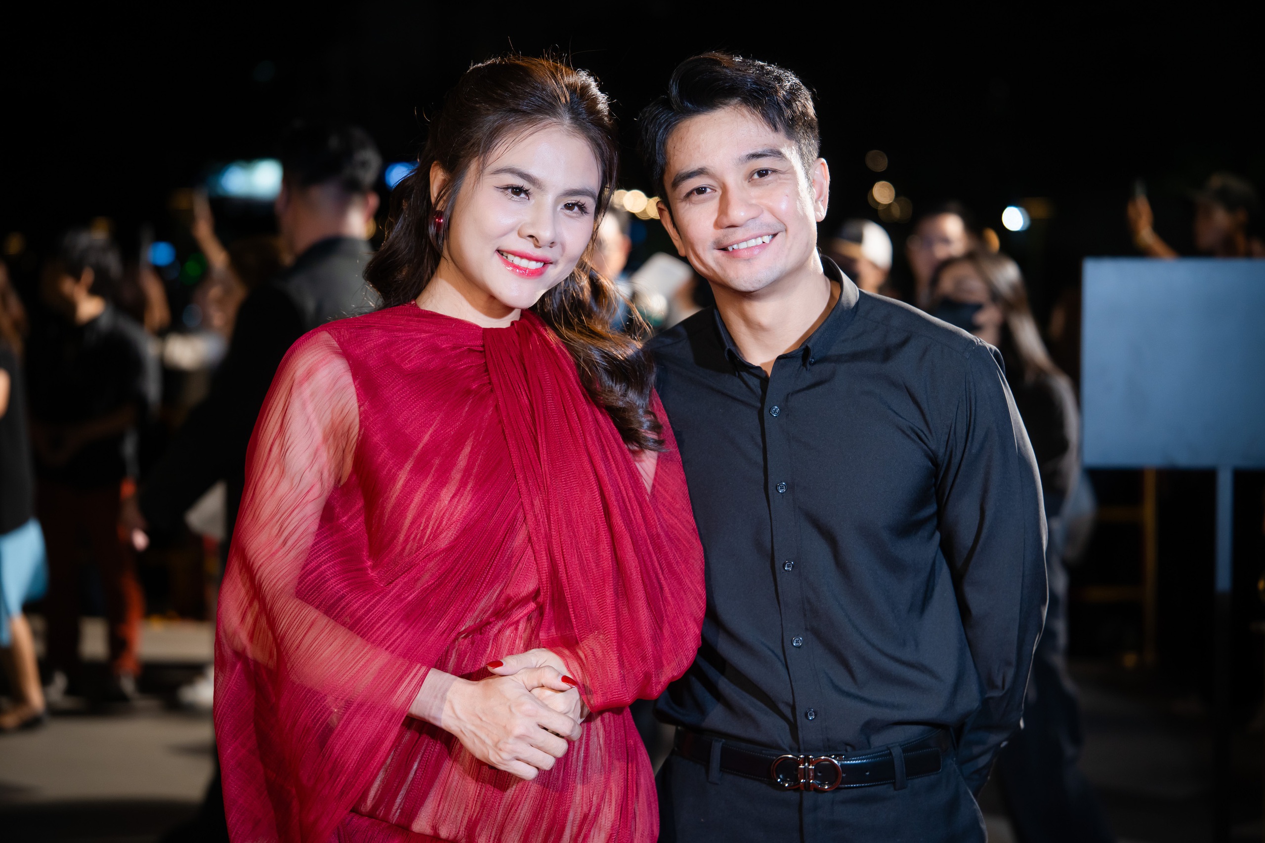 Trương Quỳnh Anh, Uyển &Acirc;n gợi cảm đến mừng Mỹ T&acirc;m 'đ&oacute;n tin vui' - Ảnh 3.