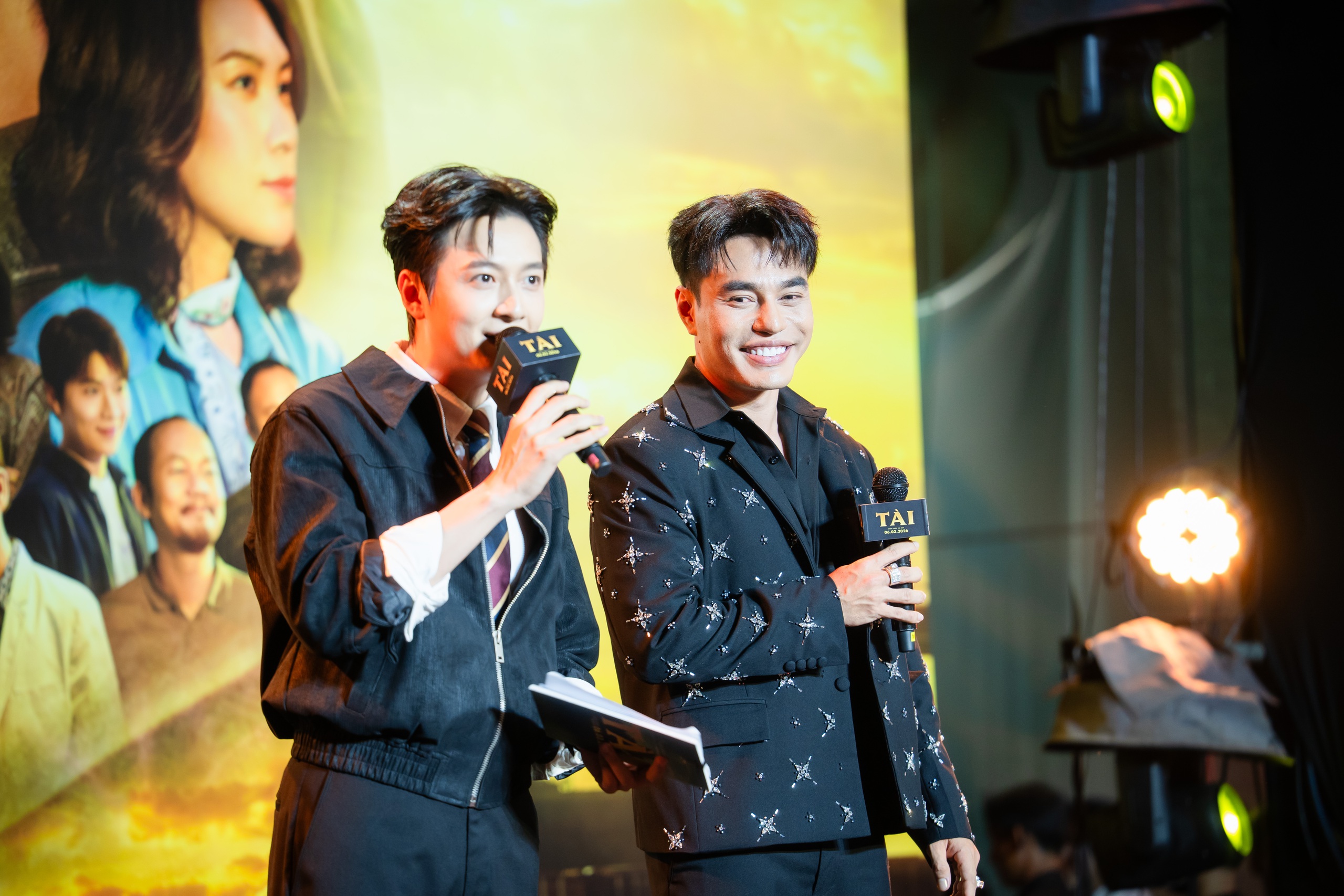 Trương Quỳnh Anh, Uyển &Acirc;n gợi cảm đến mừng Mỹ T&acirc;m 'đ&oacute;n tin vui' - Ảnh 13.