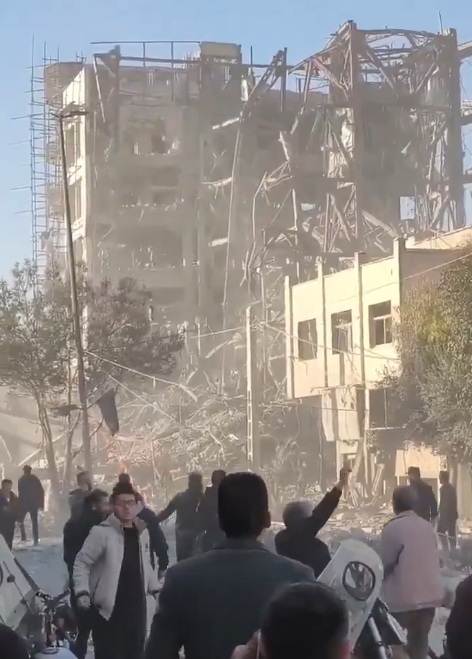 Mỹ, Israel tập kích cơ quan bầu lãnh tụ tối cao Iran - Ảnh 1.