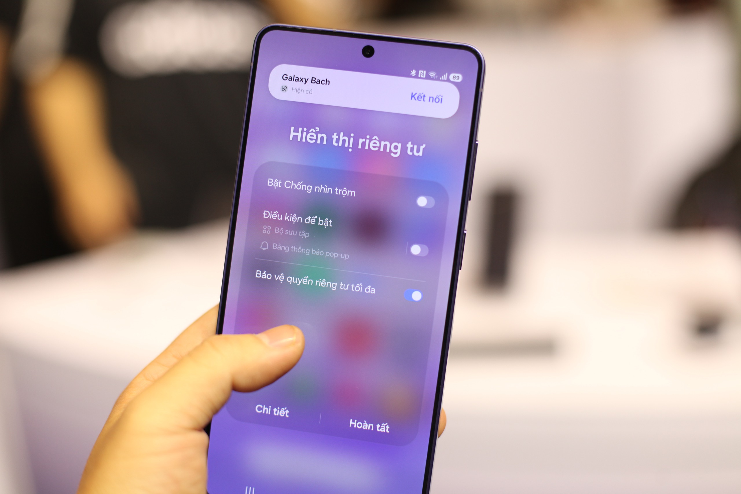 Màn hình chống nhìn trộm của Samsung không chỉ dành cho người nhiều bí mật - Ảnh 3.