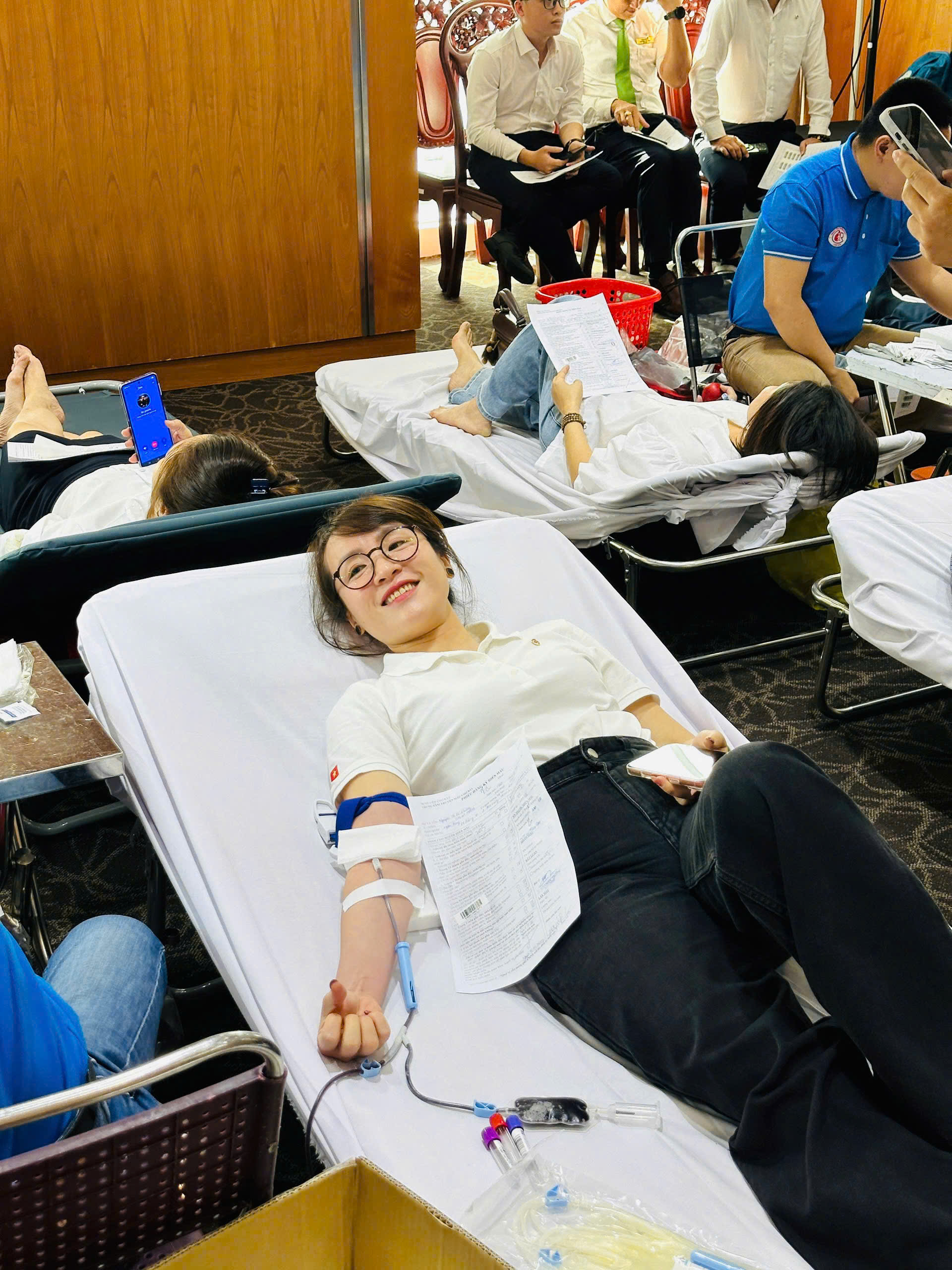 Vietcombank TP.HCM hiến tặng 222 đơn vị máu, lan tỏa tinh thần ‘Chủ Nhật Đỏ’  - Ảnh 5.