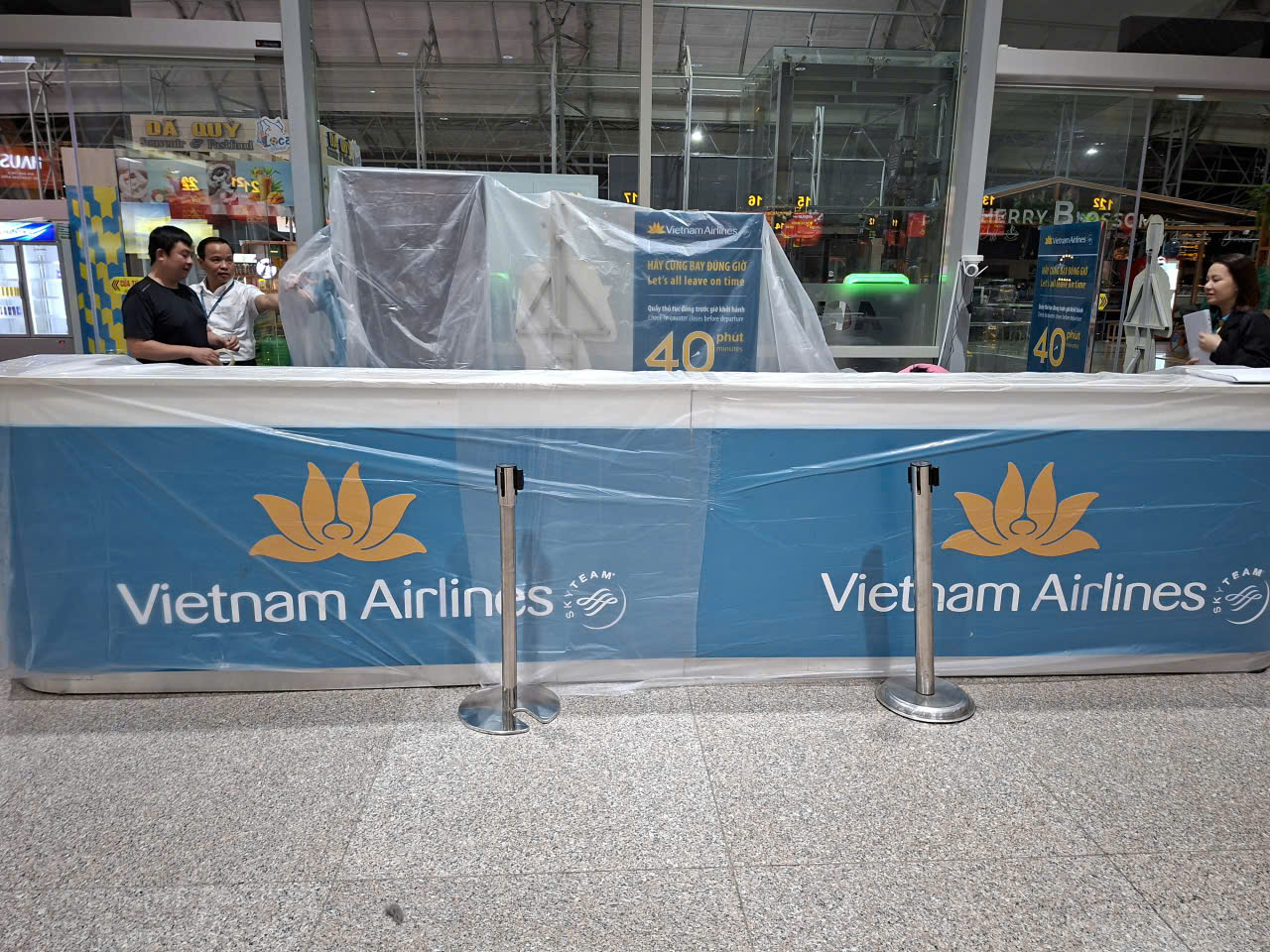 Sân bay Liên Khương vắng lặng trước giờ đóng cửa để 'đại tu'- Ảnh 4.