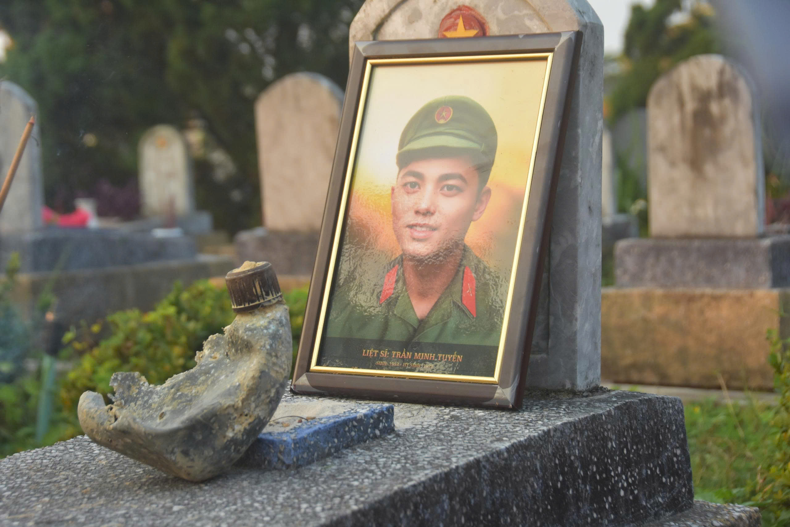 Chiếc bi đông 'dẫn lối' người lính trở về đất mẹ- Ảnh 2.