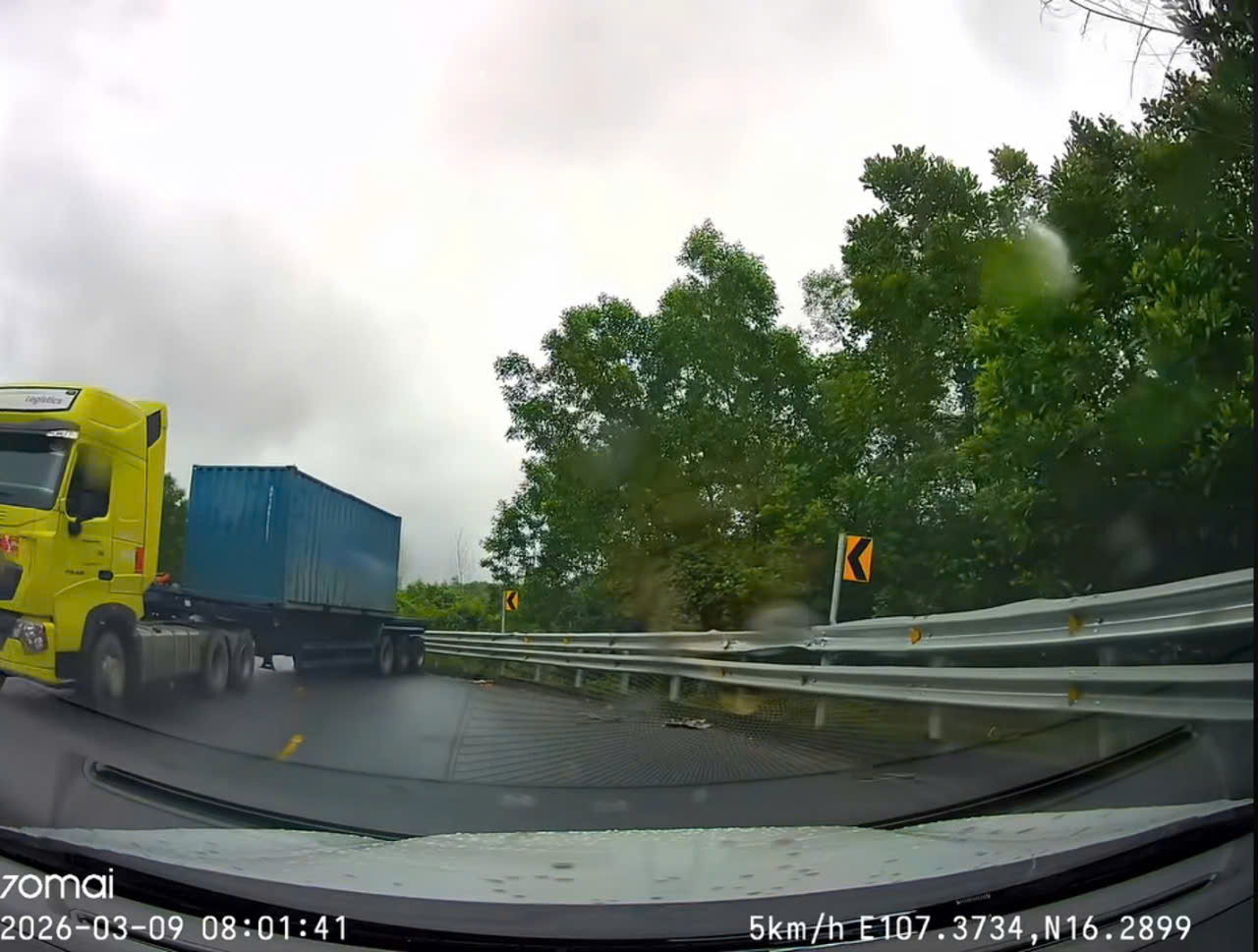 Nỗi &aacute;m ảnh xe đầu k&eacute;o tr&ecirc;n những cung đường v&ugrave;ng cao Huế- Ảnh 3.