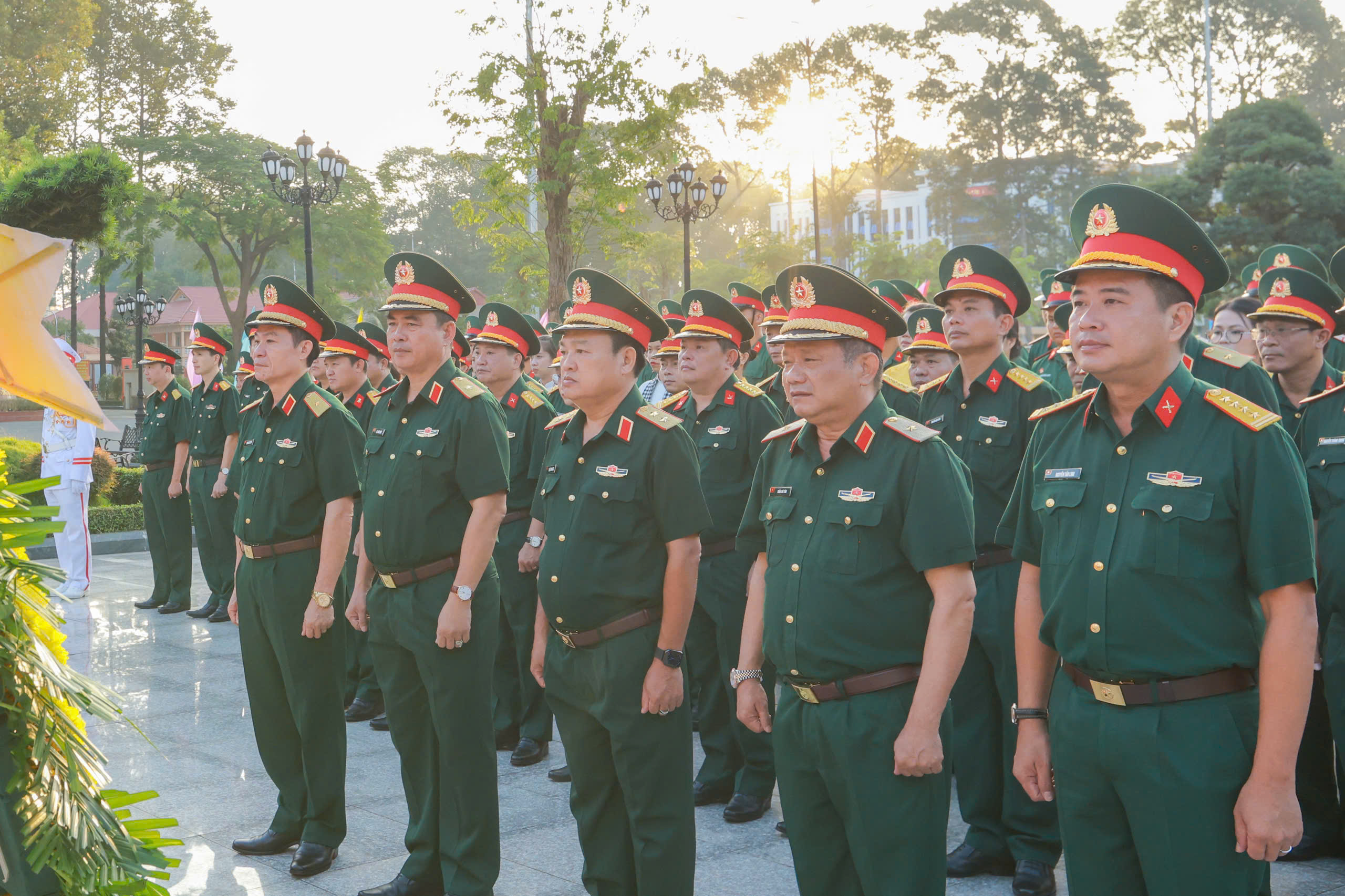 2.500 cán bộ, chiến sĩ đồng diễn nghệ thuật ở Quân khu 7- Ảnh 2.