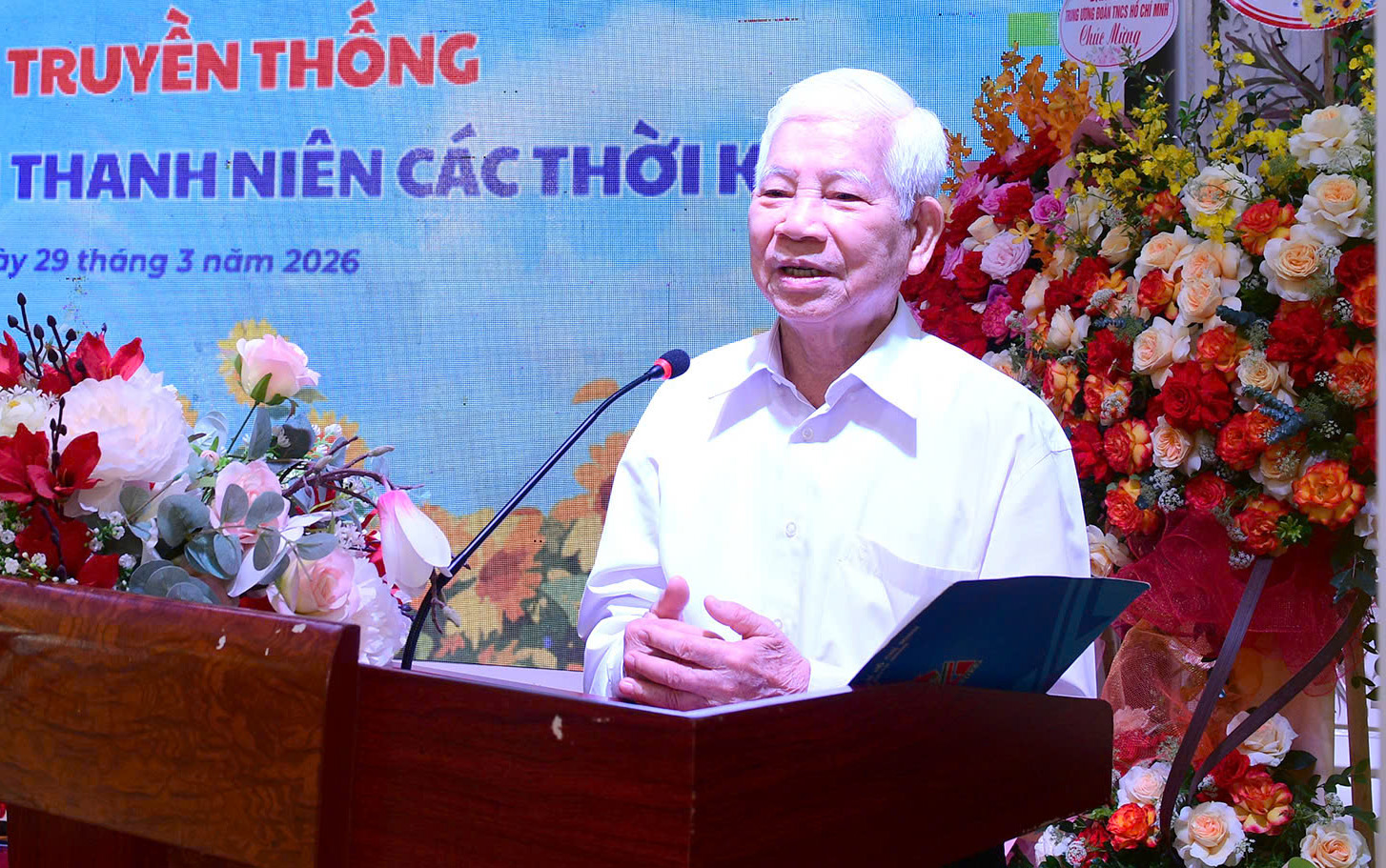 'C&ocirc;ng t&aacute;c Đo&agrave;n hiện nay tưởng dễ m&agrave; kh&ocirc;ng dễ' - Ảnh 2.