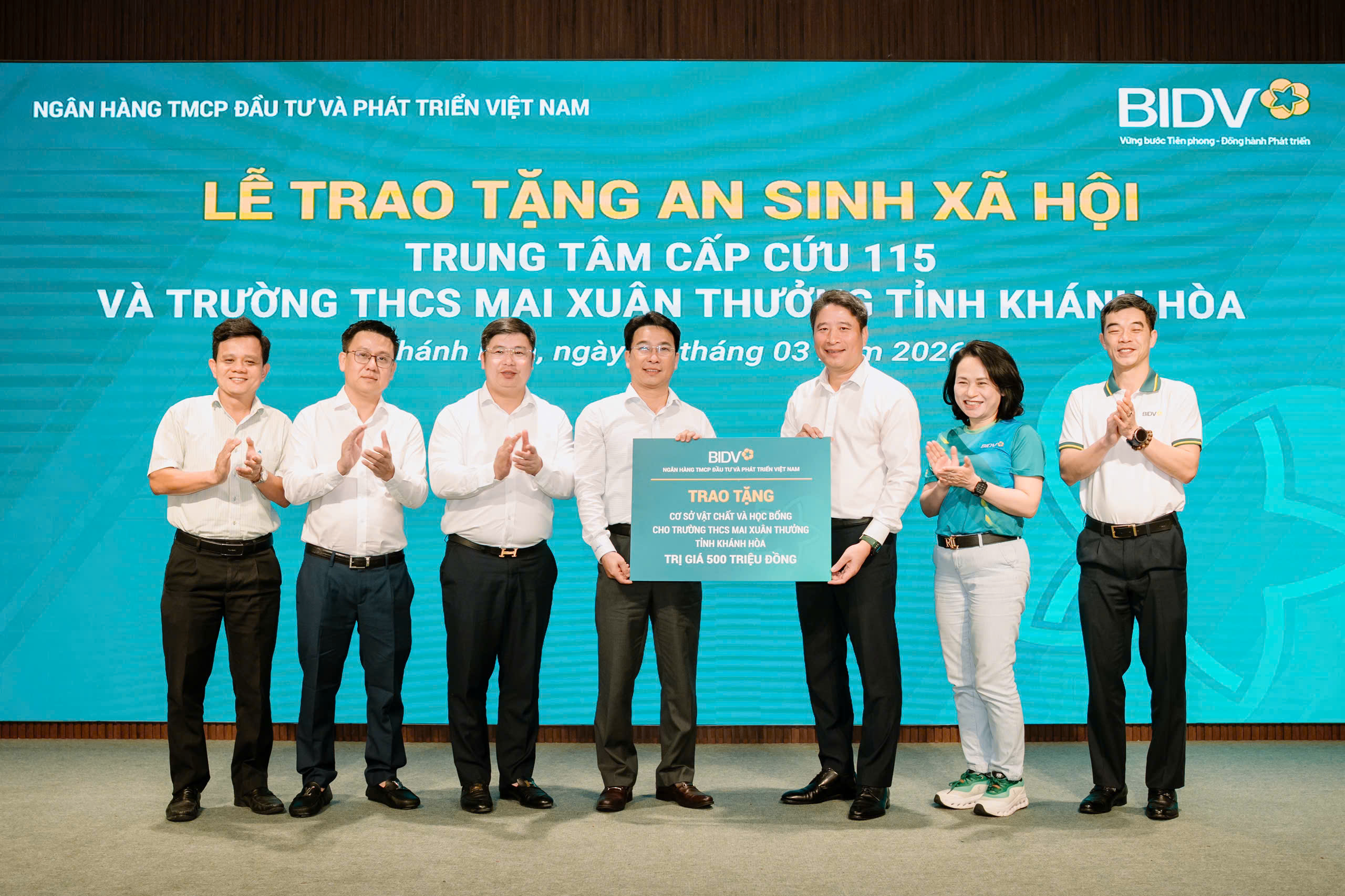 BIDV trao 1 tỉ đồng cho chương trình an sinh xã hội địa bàn tỉnh Khánh Hòa  - Ảnh 2.