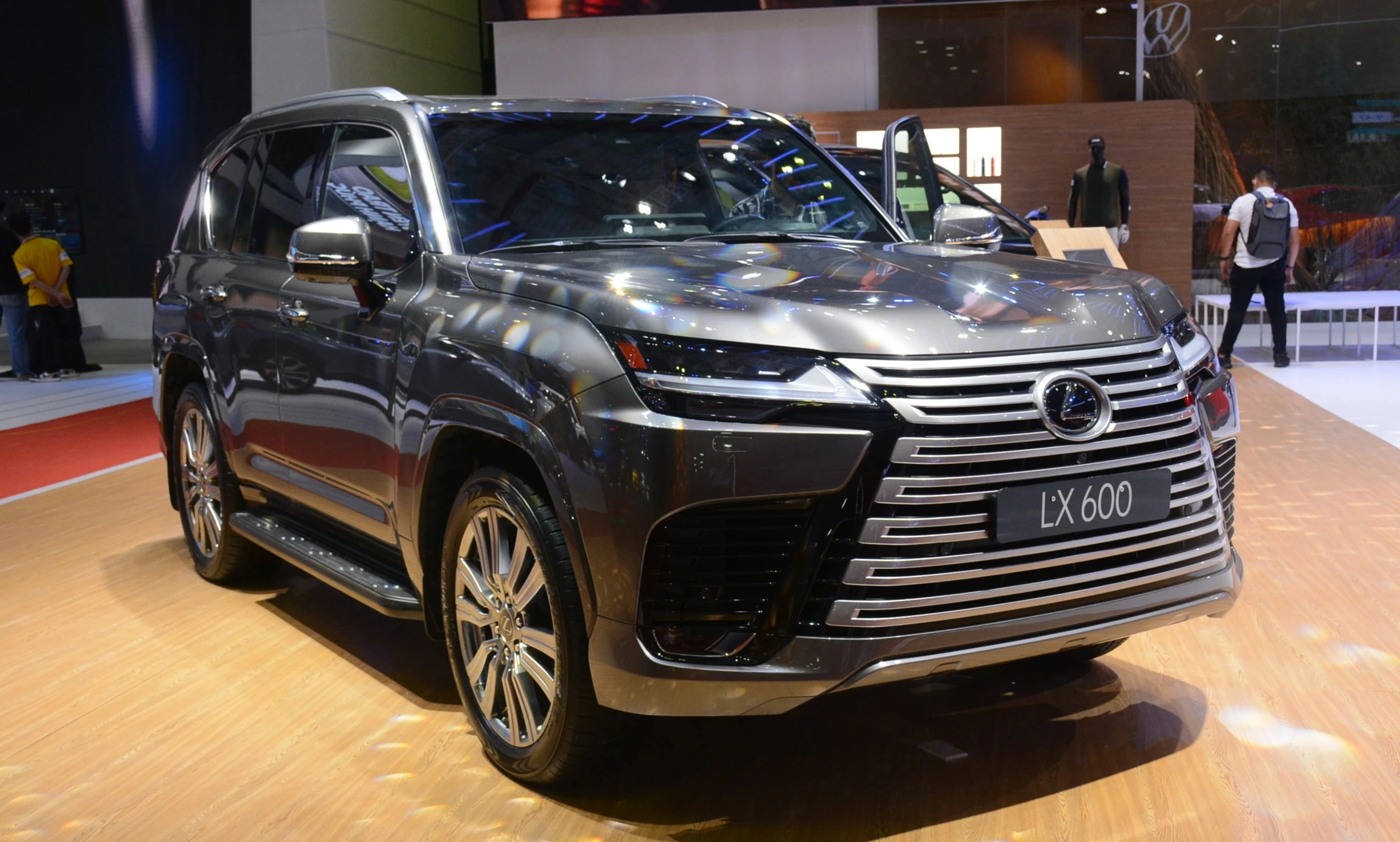 SUV hạng sang Lexus LX 600 dính lỗi hộp số, triệu hồi 343 xe tại Việt Nam- Ảnh 1. SUV hạng sang Lexus LX 600 dính lỗi hộp số, triệu hồi 343 xe tại Việt Nam- Ảnh 1.