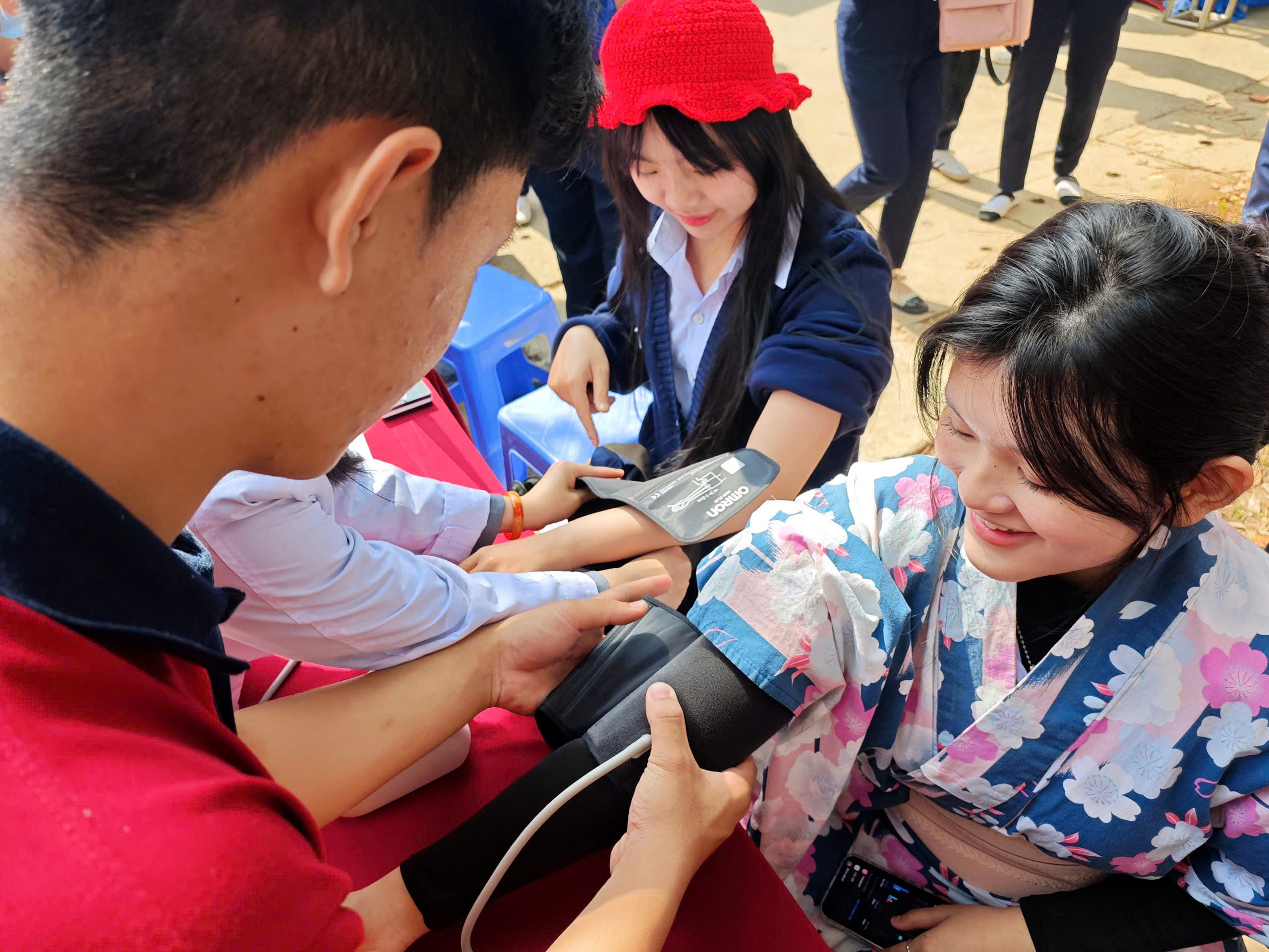 Gần 5.000 học sinh lớp 12 'h&iacute;t thở' kh&ocirc;ng kh&iacute; đại học trước c&aacute;c kỳ thi lớn - Ảnh 3.