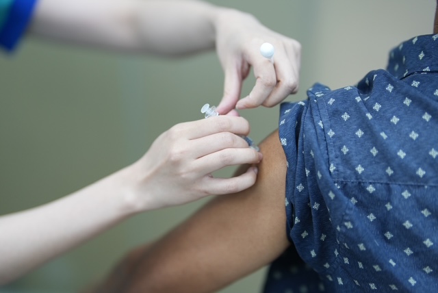 Abbott đồng h&agrave;nh th&uacute;c đẩy ph&ograve;ng bệnh c&uacute;m m&ugrave;a v&igrave; sức khỏe cộng đồng - Ảnh 2.