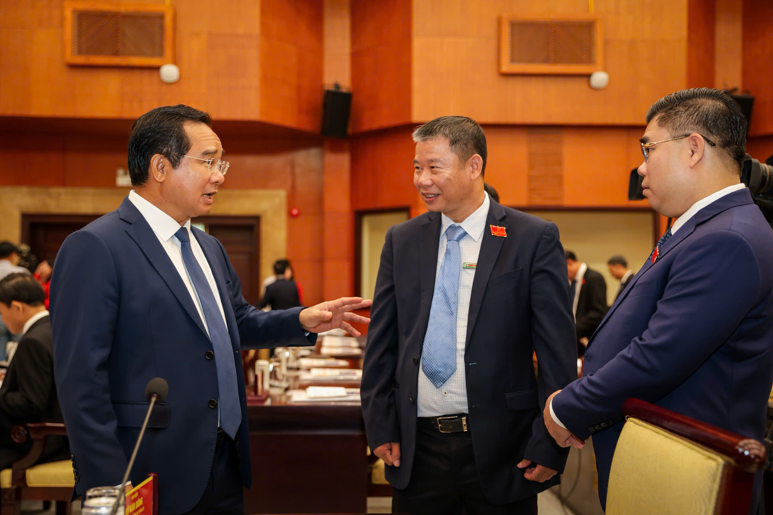 L&atilde;nh đạo Quốc hội, Th&agrave;nh ủy TP.HCM dự kỳ họp HĐND TP.HCM đầu ti&ecirc;n - Ảnh 4.