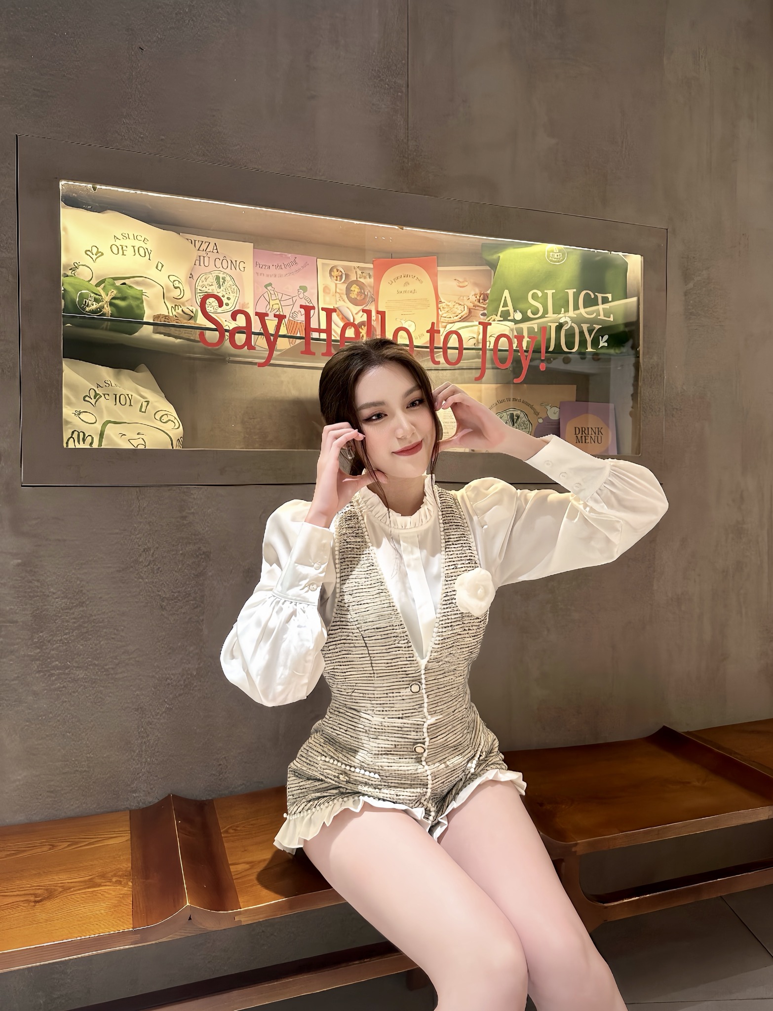 Nhan sắc đời thường của t&acirc;n Hoa hậu Thế giới Việt Nam- Ảnh 9.