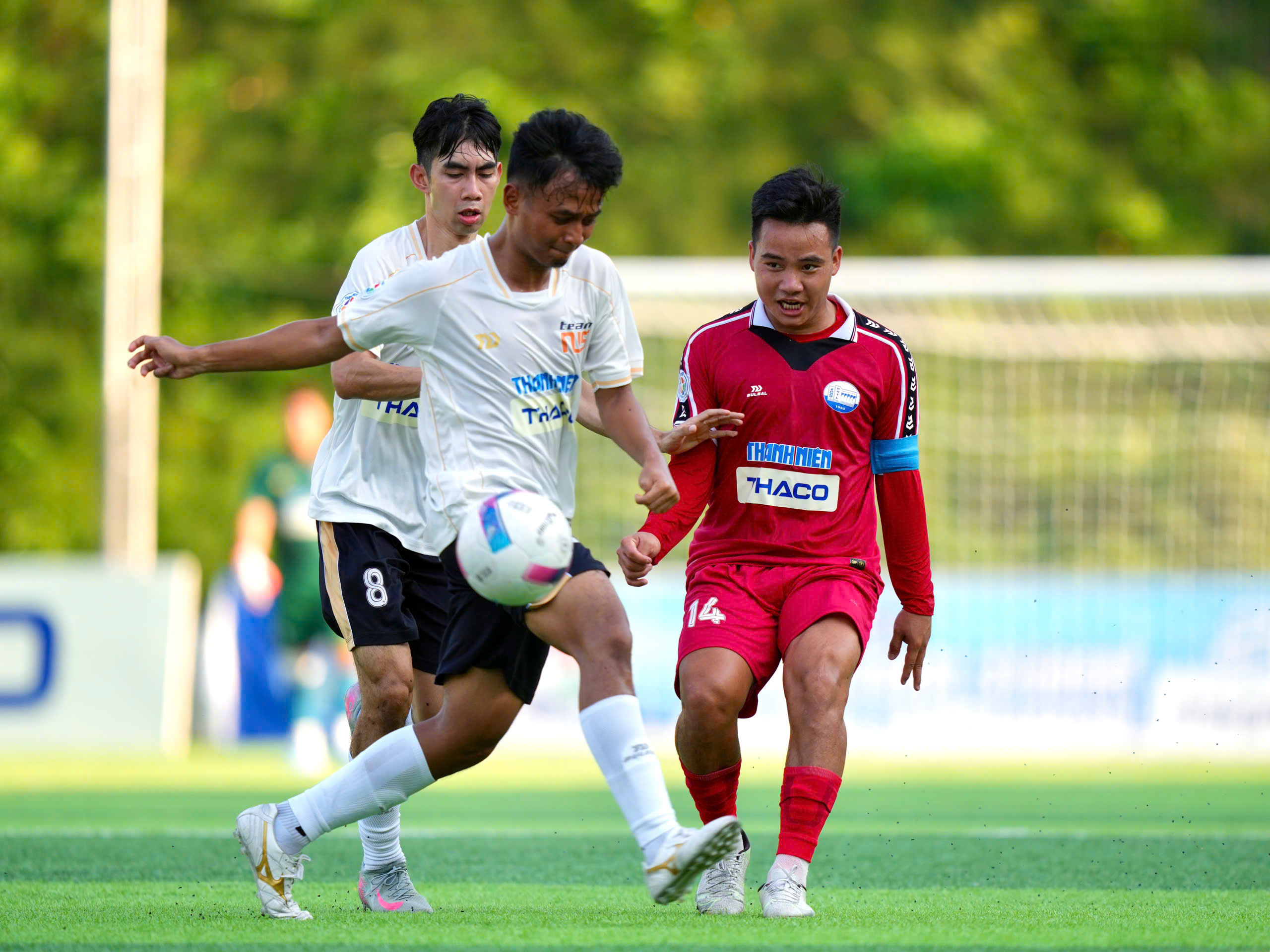 Những tấm v&eacute; b&aacute;n kết đầu ti&ecirc;n đ&atilde; c&oacute; chủ- Ảnh 1.