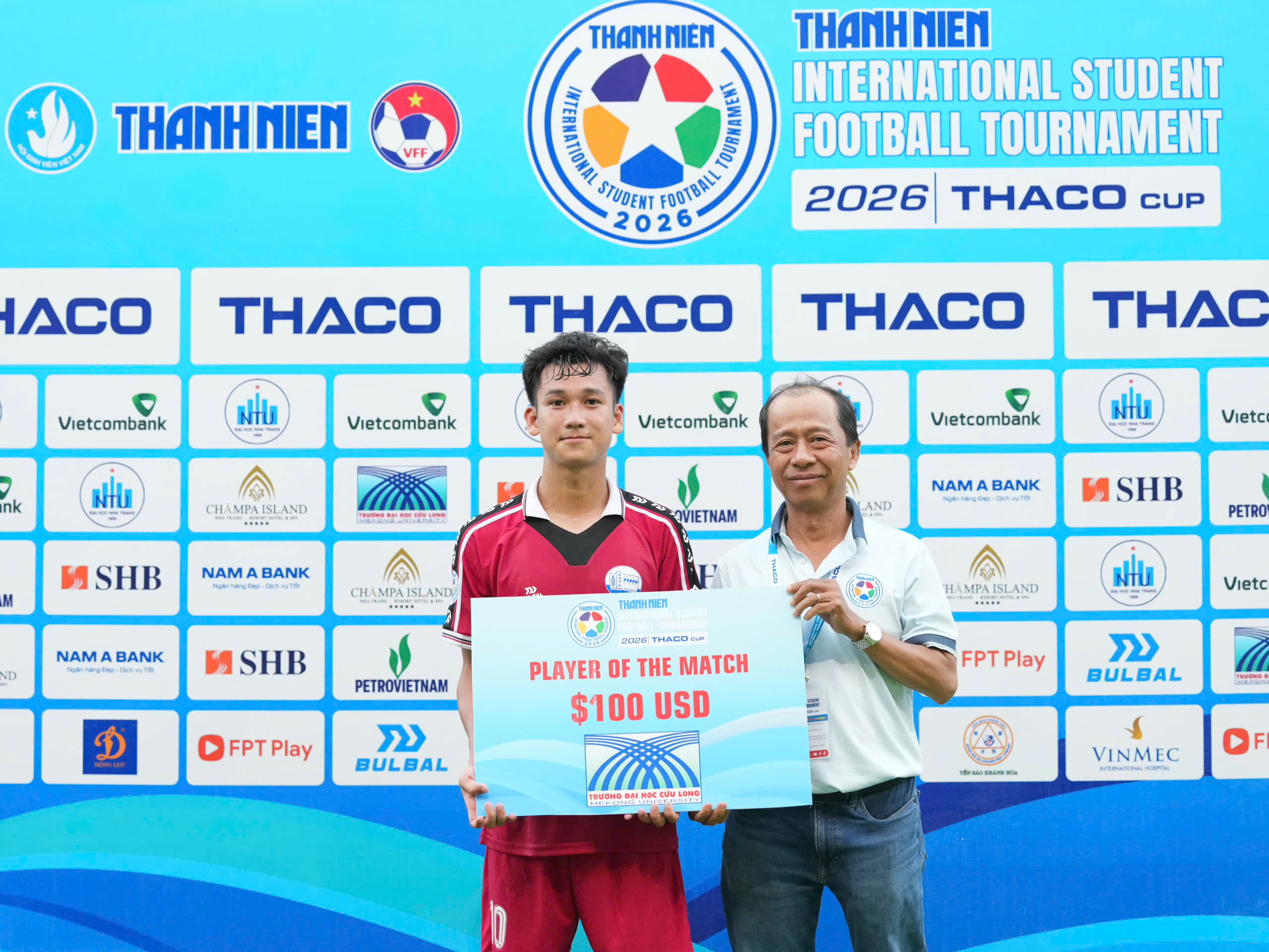 'Người h&ugrave;ng' Trường ĐH Thủy lợi: H&acirc;m mộ Văn To&agrave;n, h&aacute;t hay như ca sĩ- Ảnh 3.