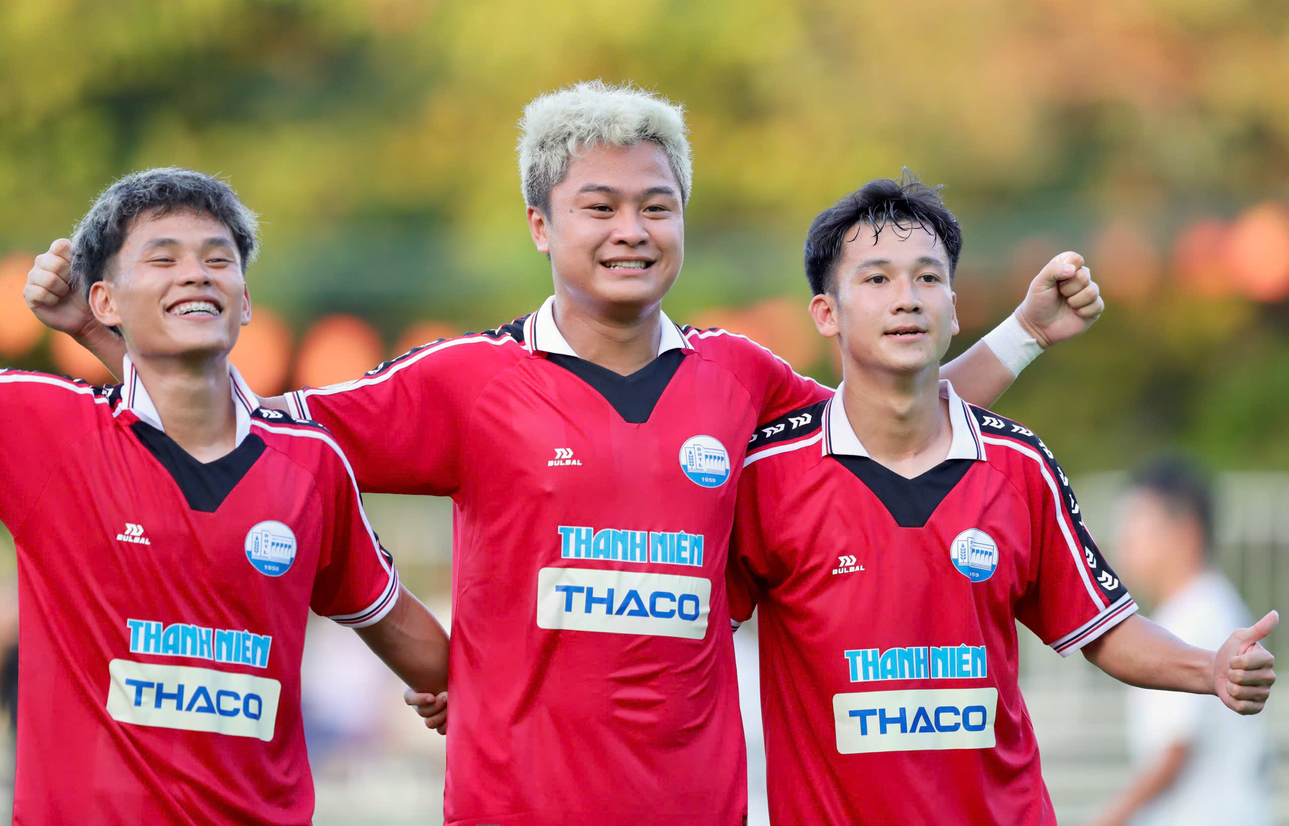 'Người h&ugrave;ng' Trường ĐH Thủy lợi: H&acirc;m mộ Văn To&agrave;n, h&aacute;t hay như ca sĩ- Ảnh 1.