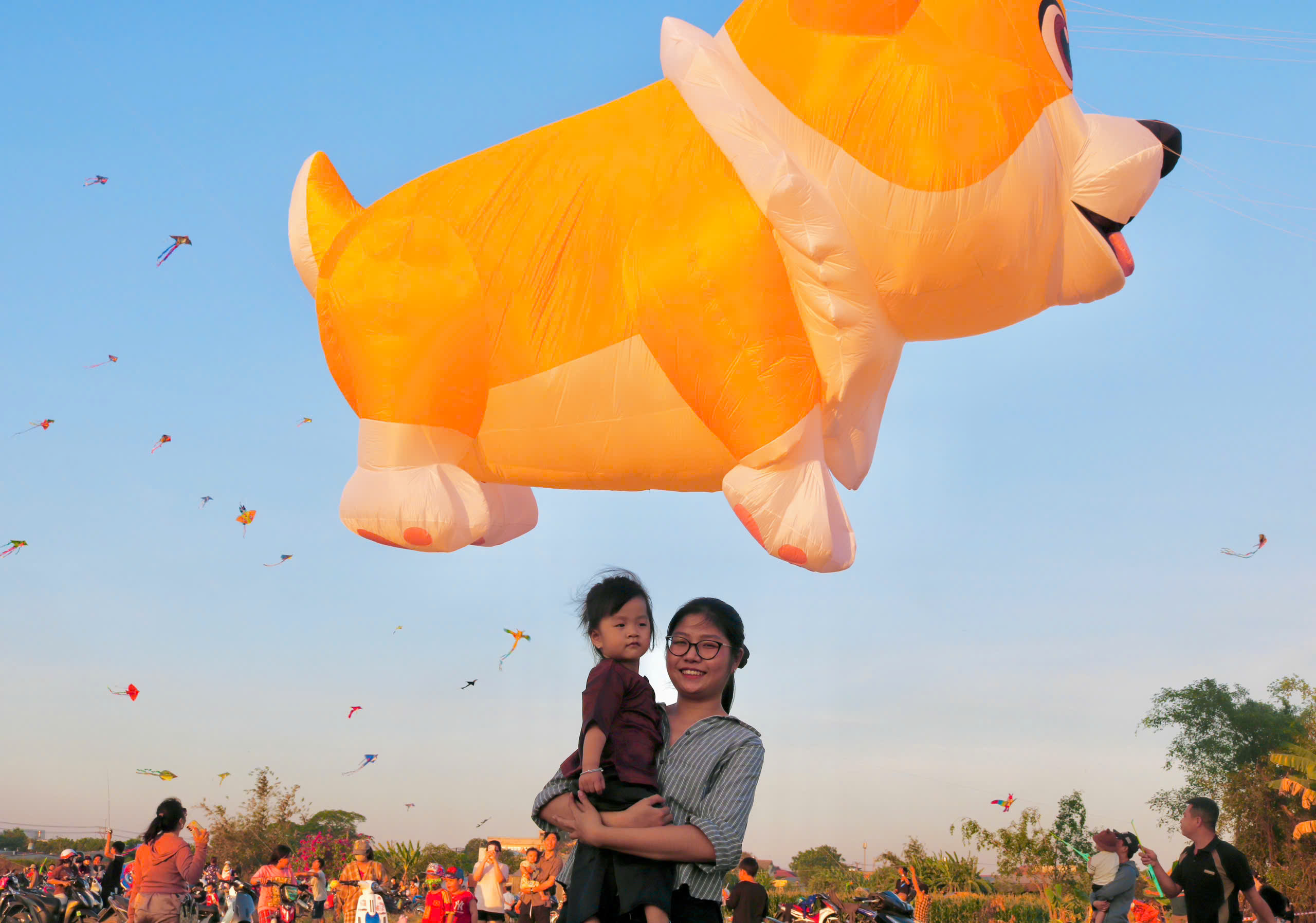 Choáng ngợp với con diều 'khổng lồ' dài 30 m, có giá hơn 40 triệu đồng - Ảnh 5.