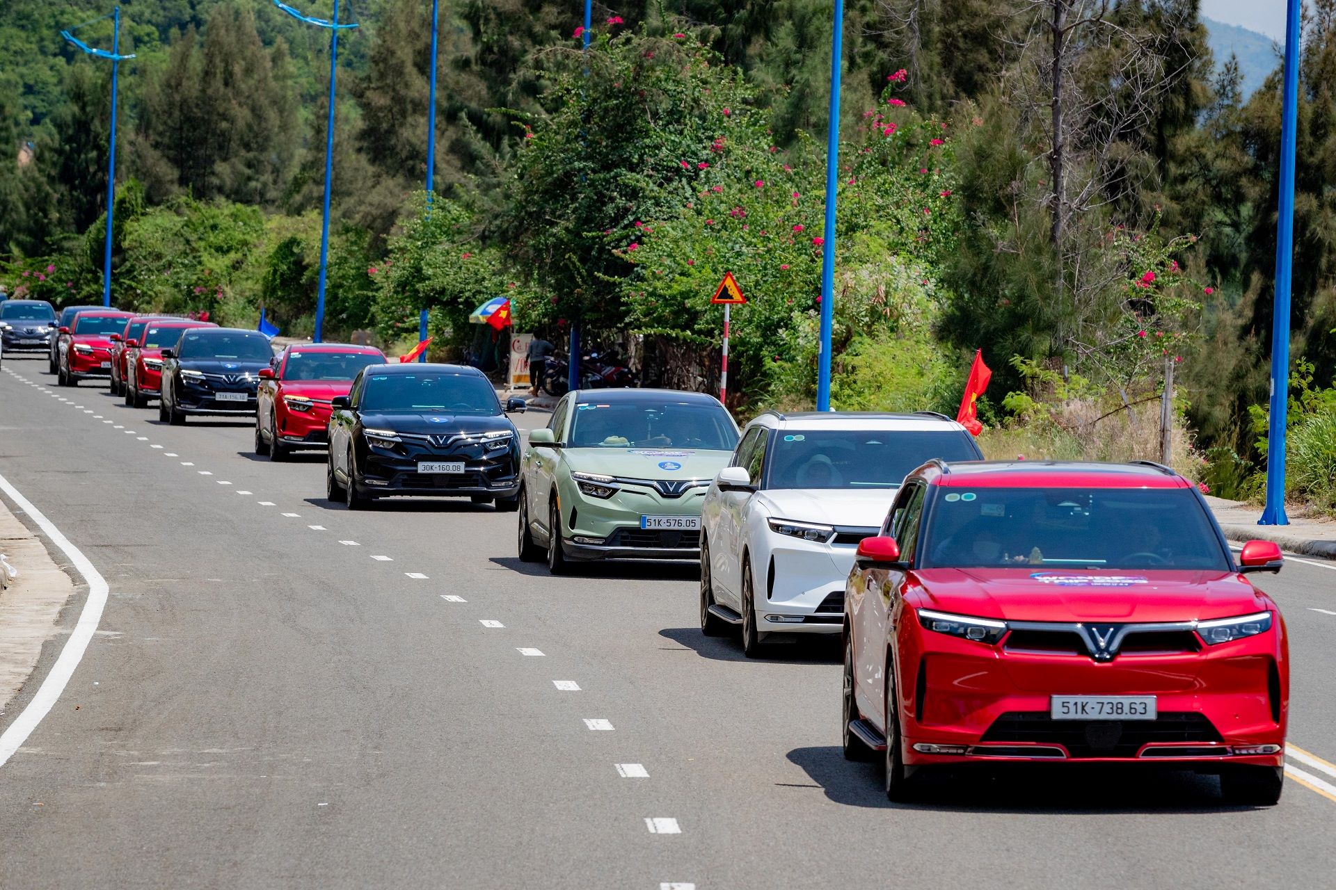 Vingroup gia hạn chương trình hỗ trợ khẩn cấp cho khách đổi sang xe điện- Ảnh 1. Vingroup gia hạn chương trình hỗ trợ khẩn cấp cho khách đổi sang xe điện- Ảnh 1.