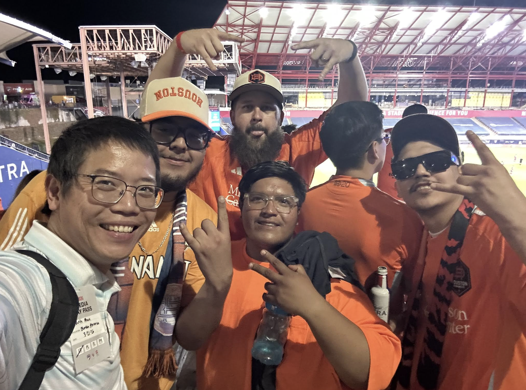 Người Việt ở Mỹ lần đầu trải nghiệm t&aacute;c nghiệp derby th&agrave;nh&hellip; Texas - Ảnh 1.