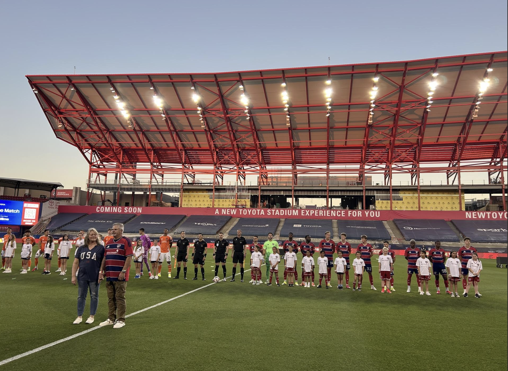 Người Việt ở Mỹ lần đầu trải nghiệm t&aacute;c nghiệp derby th&agrave;nh&hellip; Texas - Ảnh 2.