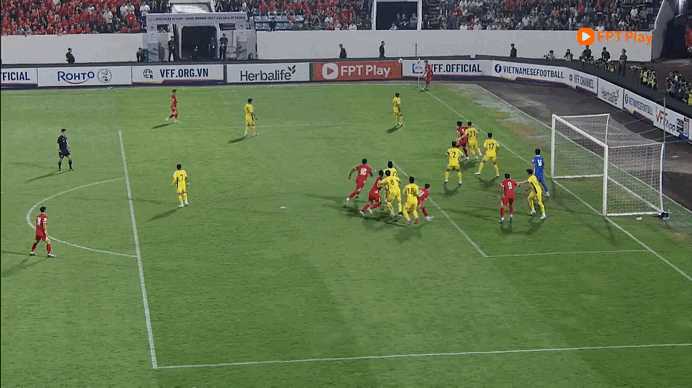 Vừa Hên vừa Son lại còn Mạnh, đội tuyển Việt Nam thắng giòn giã Malaysia: VFF thưởng lớn - Ảnh 5. Vừa Hên vừa Son lại còn Mạnh, đội tuyển Việt Nam thắng giòn giã Malaysia: VFF thưởng lớn - Ảnh 4.