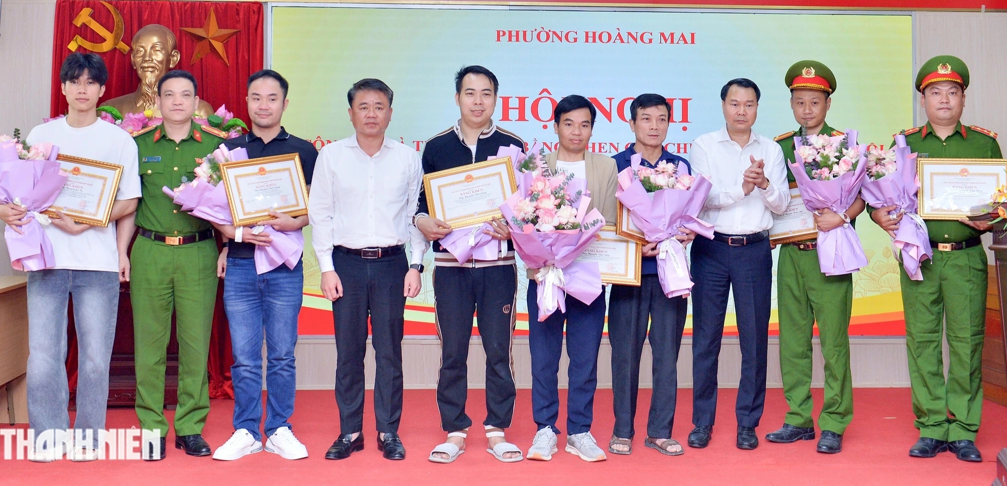 Chiến sĩ PCCC tiết lộ 'khoảnh khắc vàng' 5 người thoát chết trong vụ cháy ở Hà Nội- Ảnh 1. Chiến sĩ PCCC tiết lộ 'khoảnh khắc vàng' 5 người thoát chết trong vụ cháy ở Hà Nội- Ảnh 1.