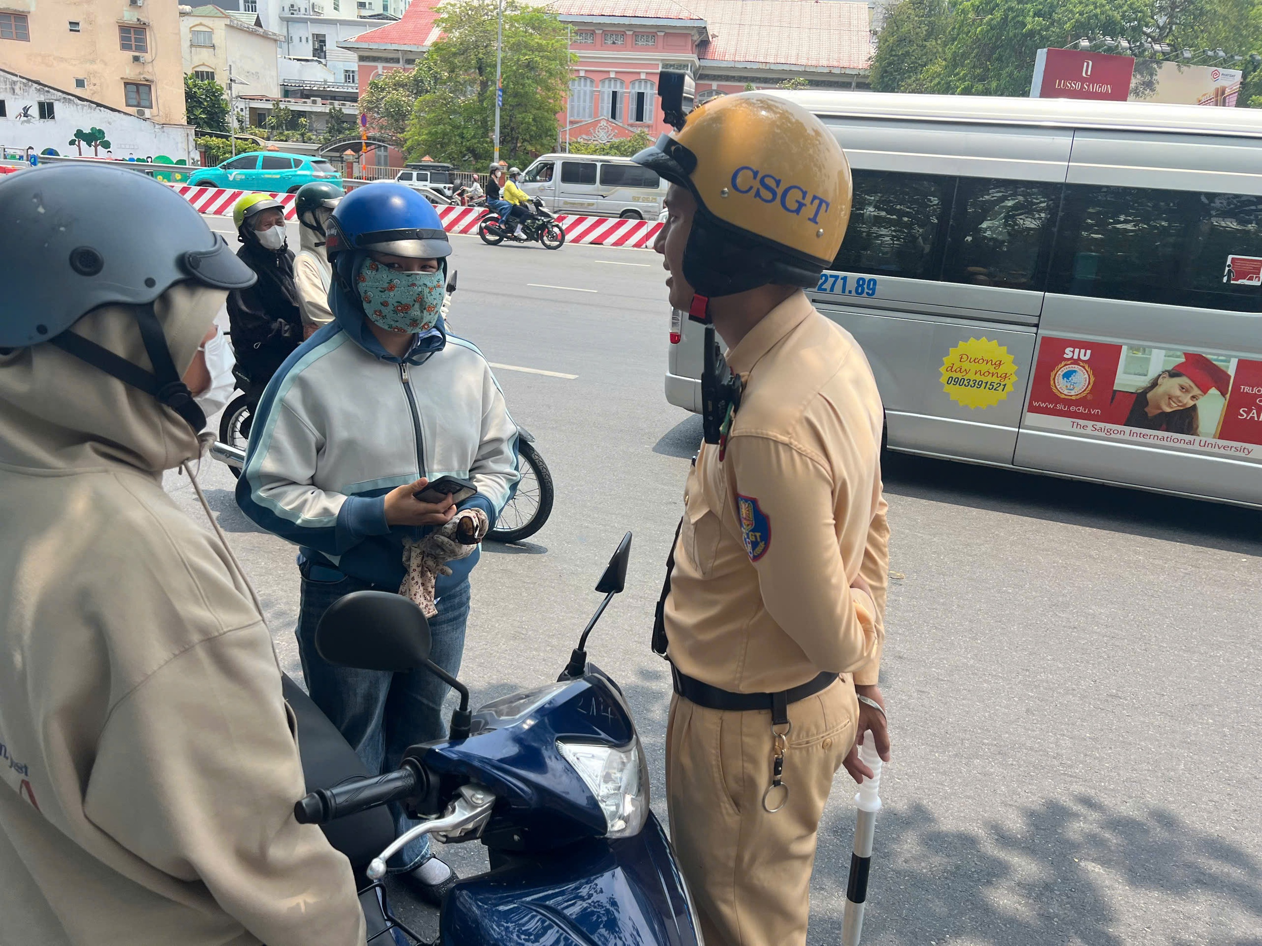 Từ 1.4, người dân phản ánh vi phạm giao thông trên VNeID ra sao? - Ảnh 2.