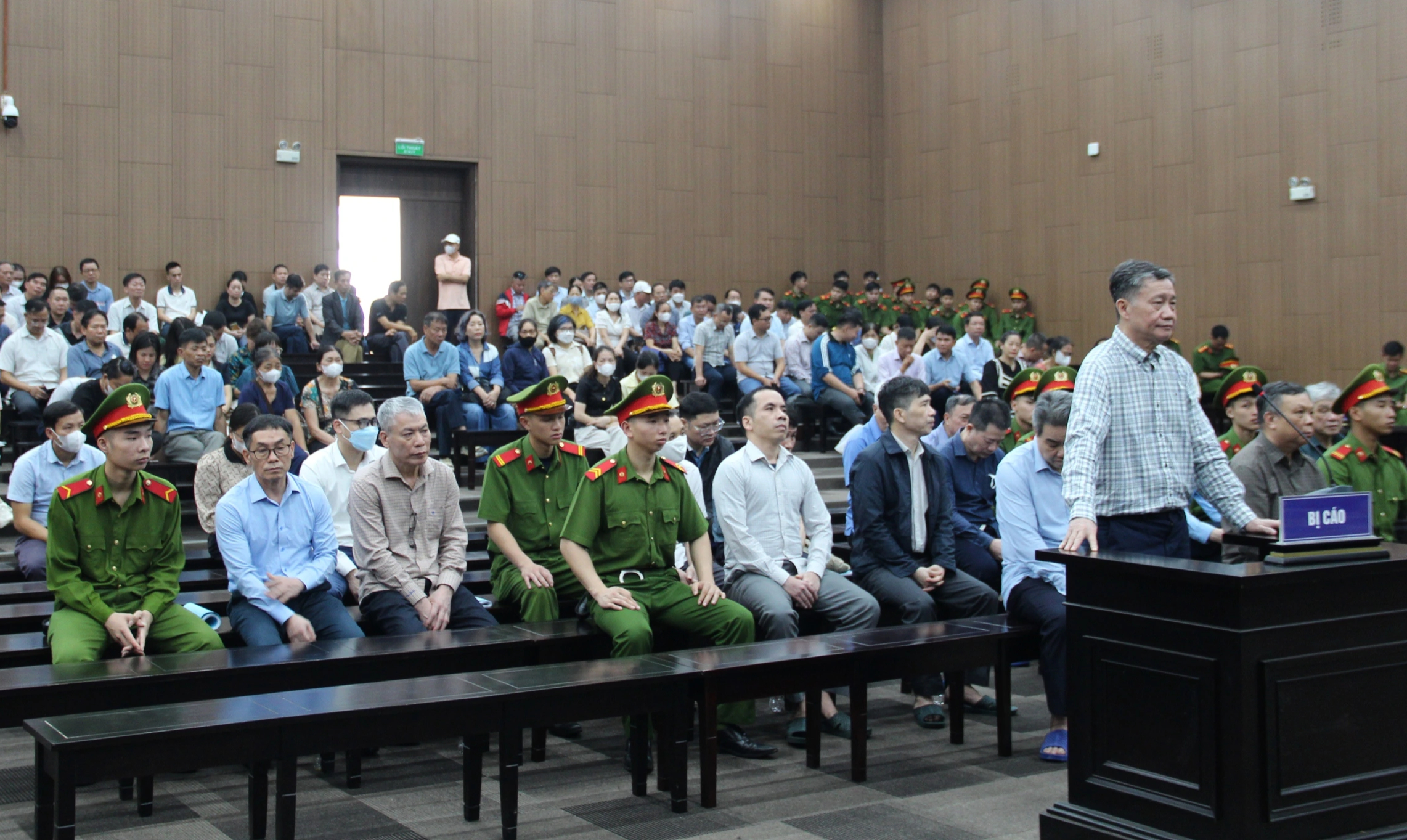 Cựu cục trưởng nhận hối lộ 6,25 tỉ rồi bỏ trốn, vợ đã nộp lại hết tiền - Ảnh 2.