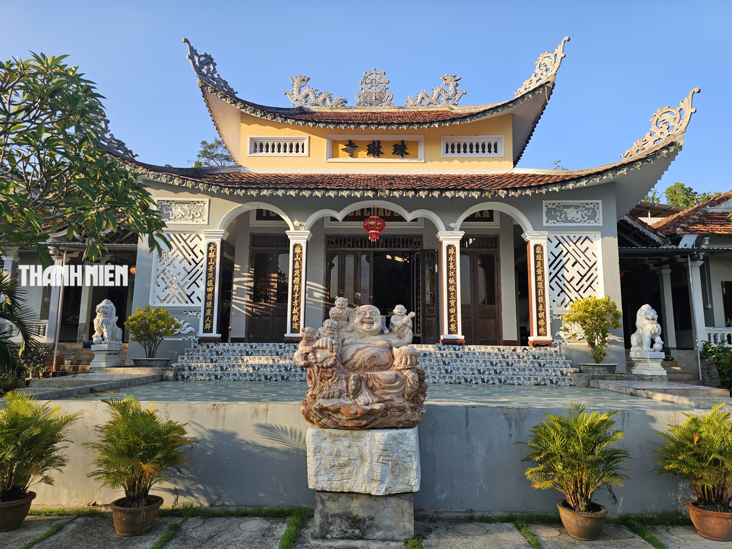 Khám phá ngôi chùa bên núi A Mang với hơn 500 mộ cổ- Ảnh 2. Khám phá ngôi chùa bên núi A Mang với hơn 500 mộ cổ- Ảnh 2.