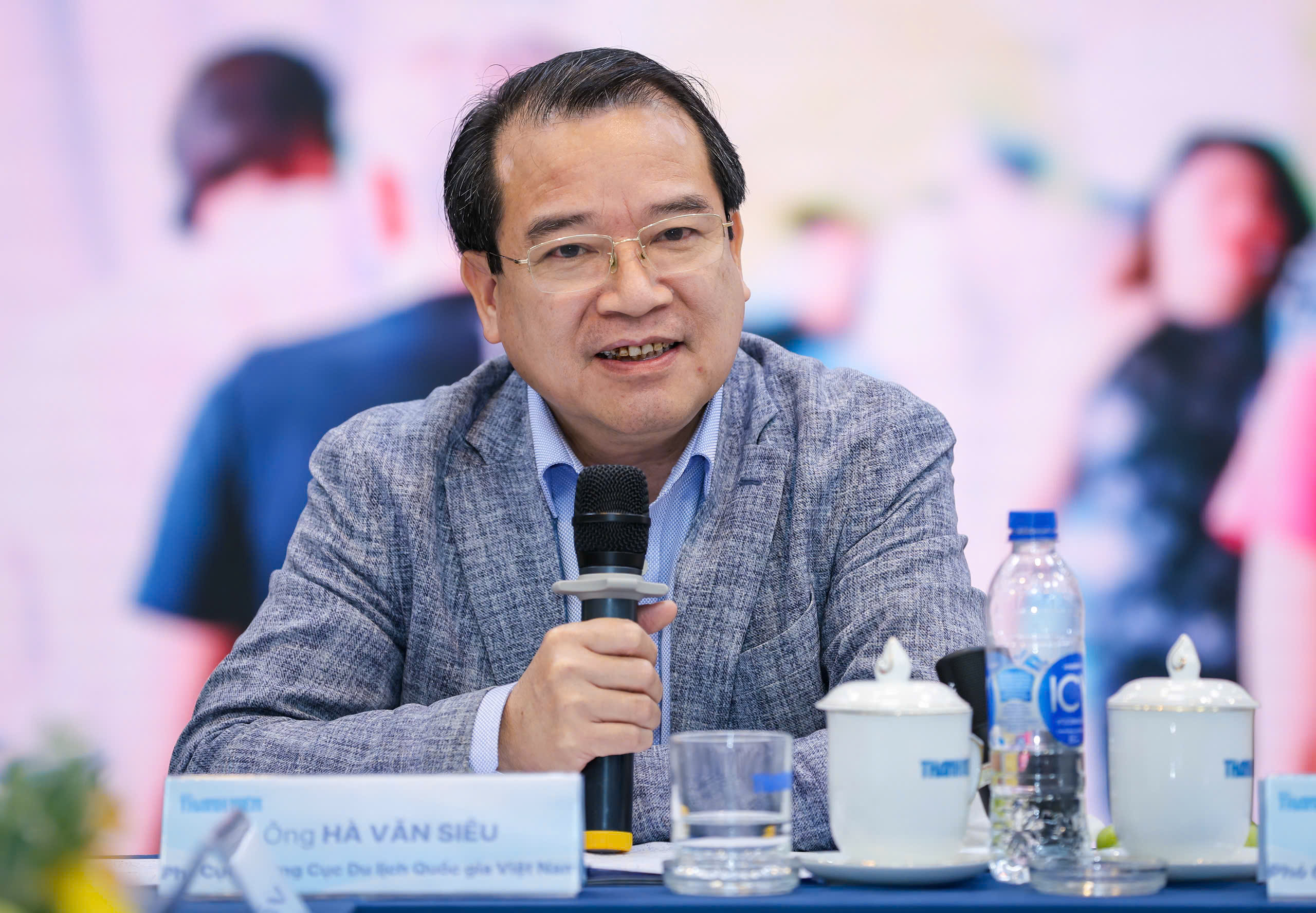 Hàng không, du lịch ứng phó 'cơn lốc ngược'- Ảnh 3.