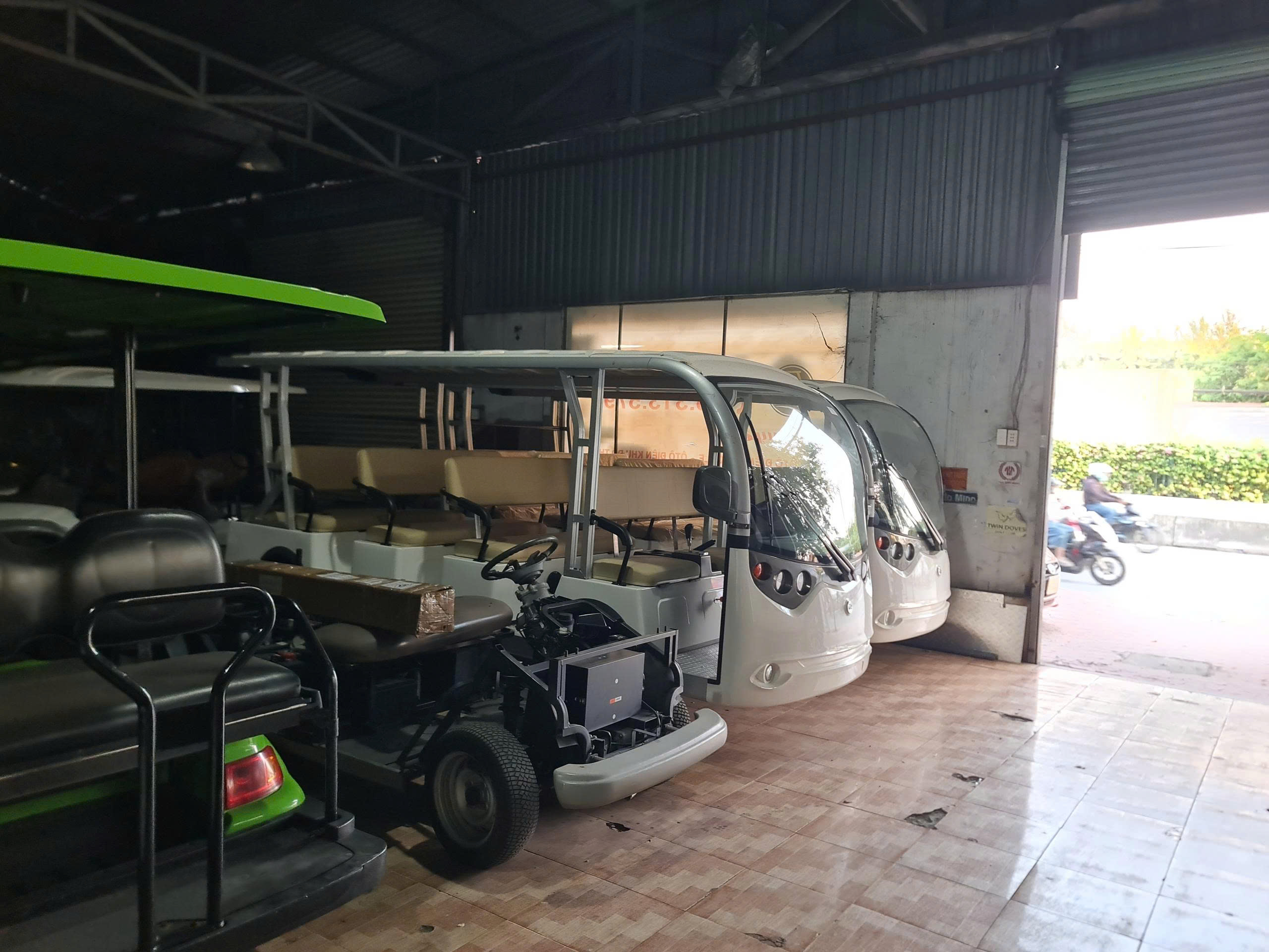 TP.HCM: Truy tìm 8 xe điện bị tẩu tán trong vụ án lạm dụng tín nhiệm  - Ảnh 1.