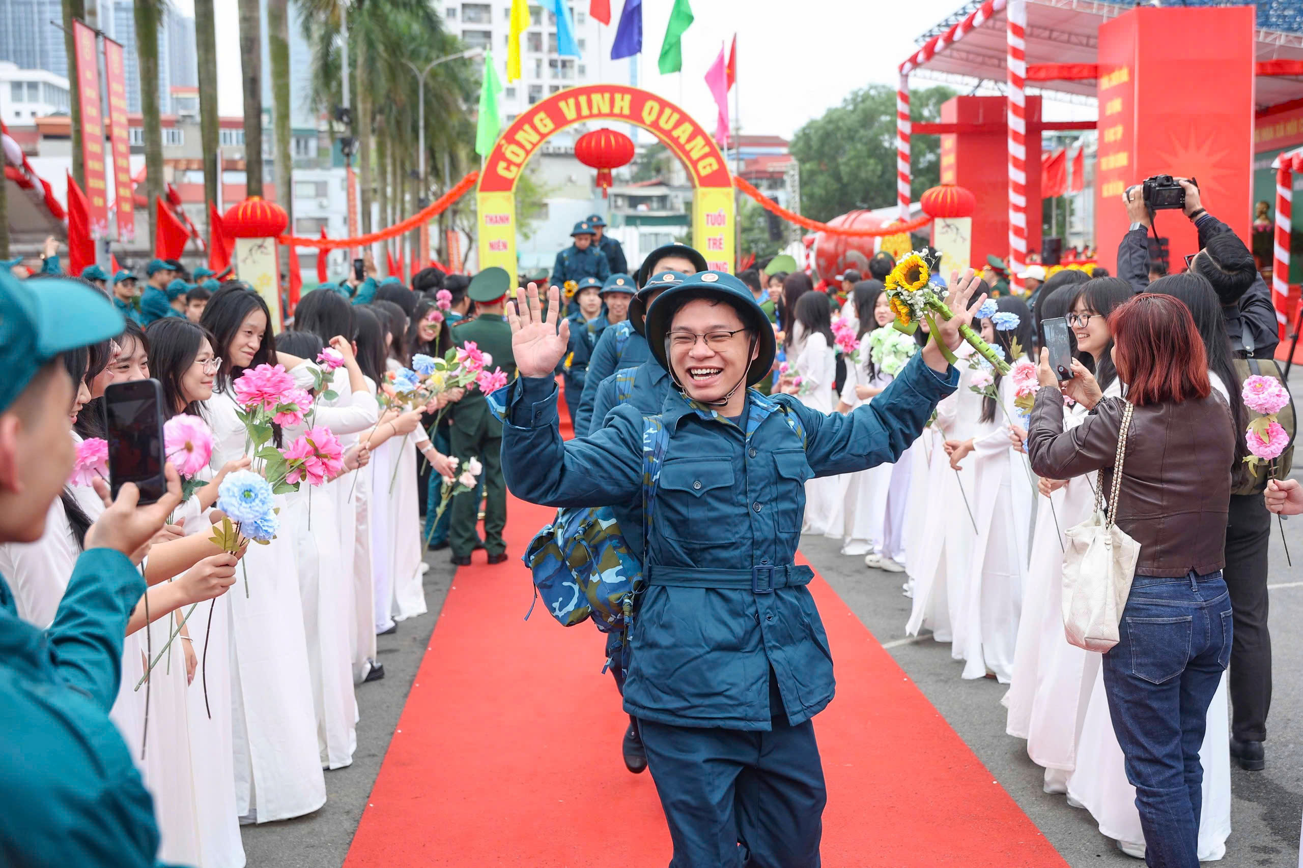 - Ảnh 12. - Ảnh 12.