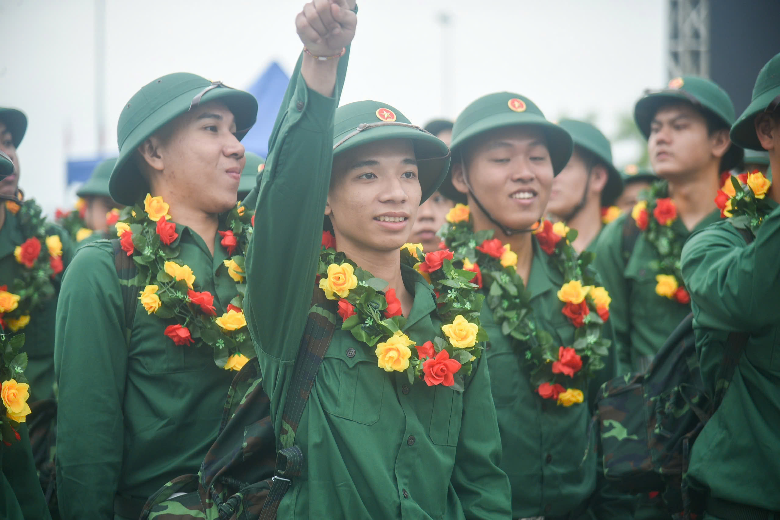 H&agrave;ng ngh&igrave;n thanh ni&ecirc;n nhập ngũ, t&acirc;n binh x&uacute;c động n&oacute;i về lời hứa với gia đ&igrave;nh- Ảnh 8.