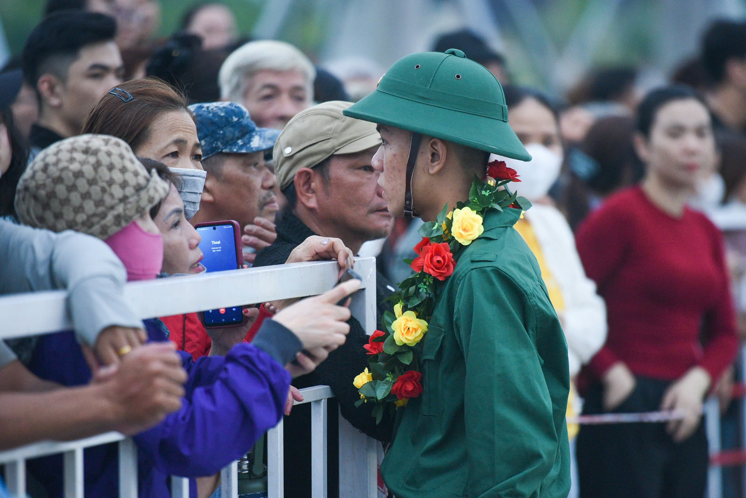 H&agrave;ng ngh&igrave;n thanh ni&ecirc;n nhập ngũ, t&acirc;n binh x&uacute;c động n&oacute;i về lời hứa với gia đ&igrave;nh- Ảnh 10.