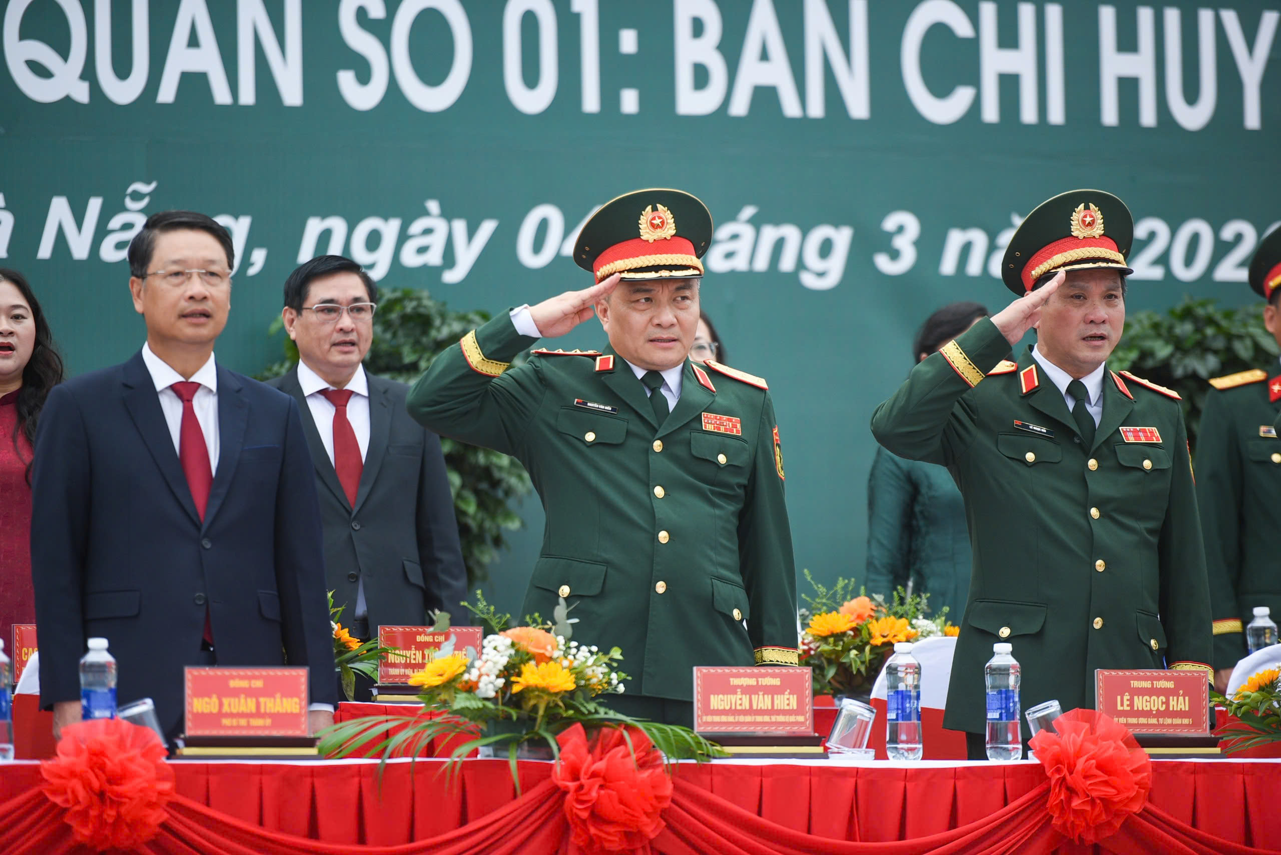 H&agrave;ng ngh&igrave;n thanh ni&ecirc;n nhập ngũ, t&acirc;n binh x&uacute;c động n&oacute;i về lời hứa với gia đ&igrave;nh- Ảnh 2.