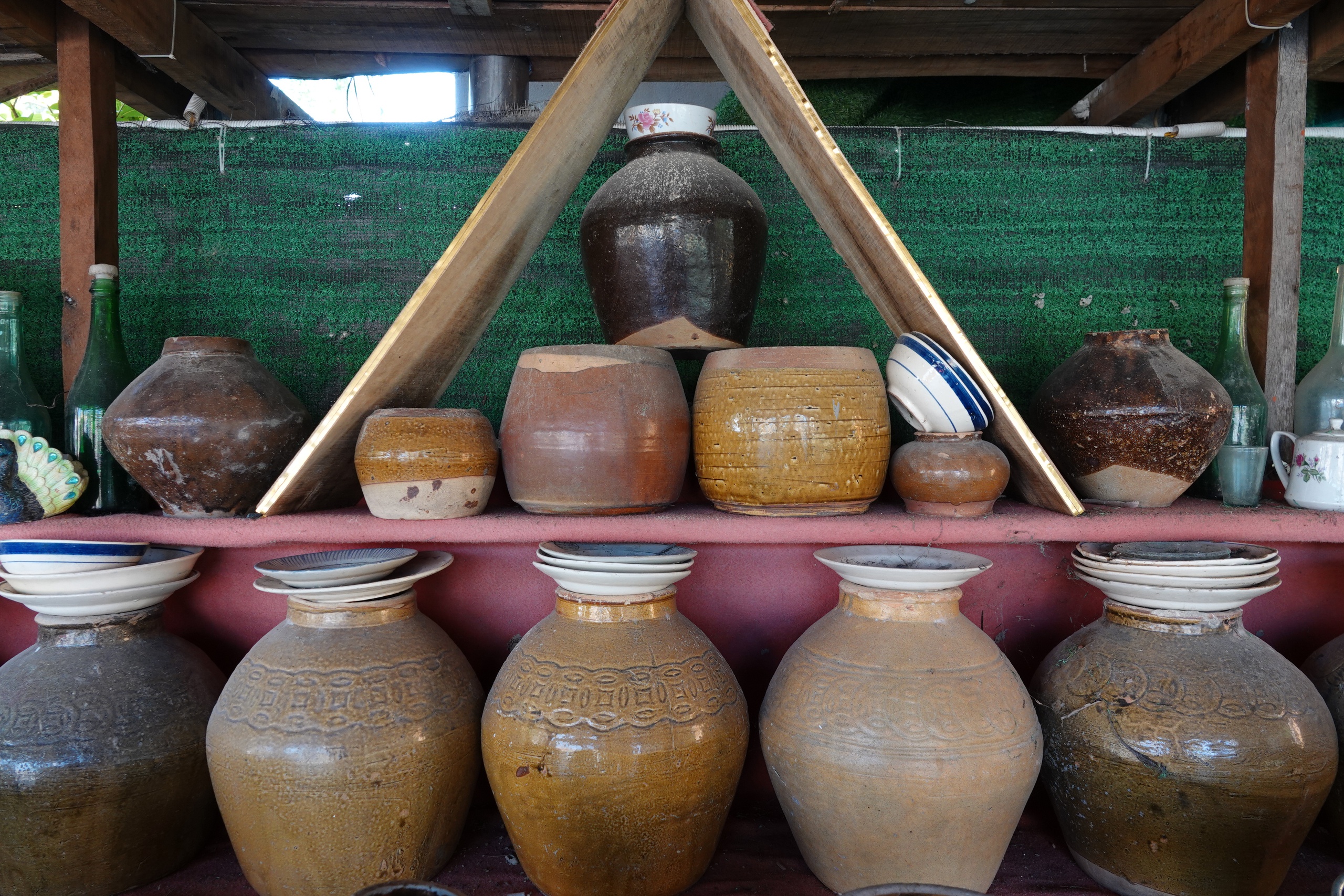 Ng&ocirc;i ch&ugrave;a Khmer đẹp như cung điện v&agrave; 'bảo t&agrave;ng độc nhất v&ocirc; nhị' ở miền T&acirc;y - Ảnh 9.