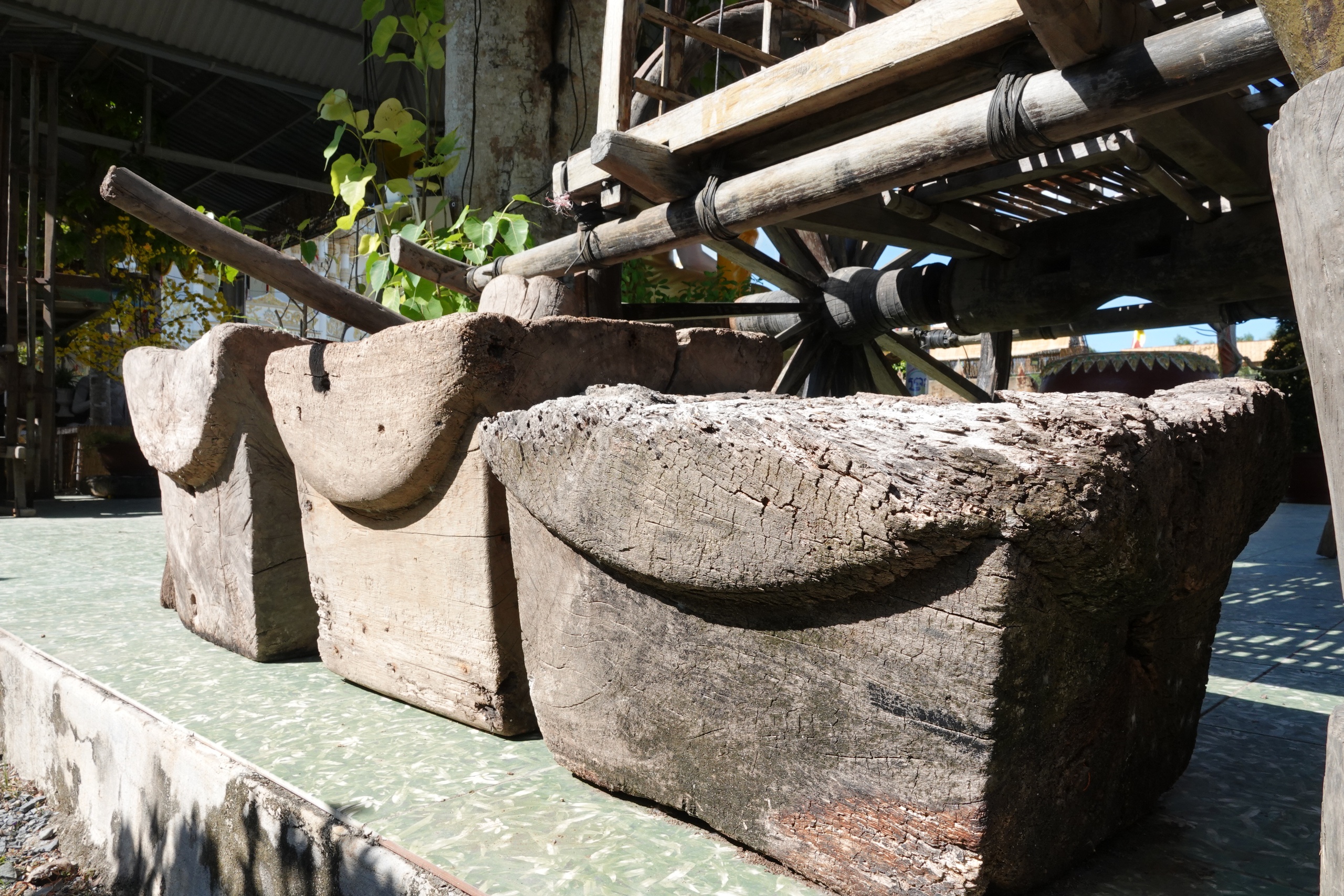 Ng&ocirc;i ch&ugrave;a Khmer đẹp như cung điện v&agrave; 'bảo t&agrave;ng độc nhất v&ocirc; nhị' ở miền T&acirc;y - Ảnh 12.