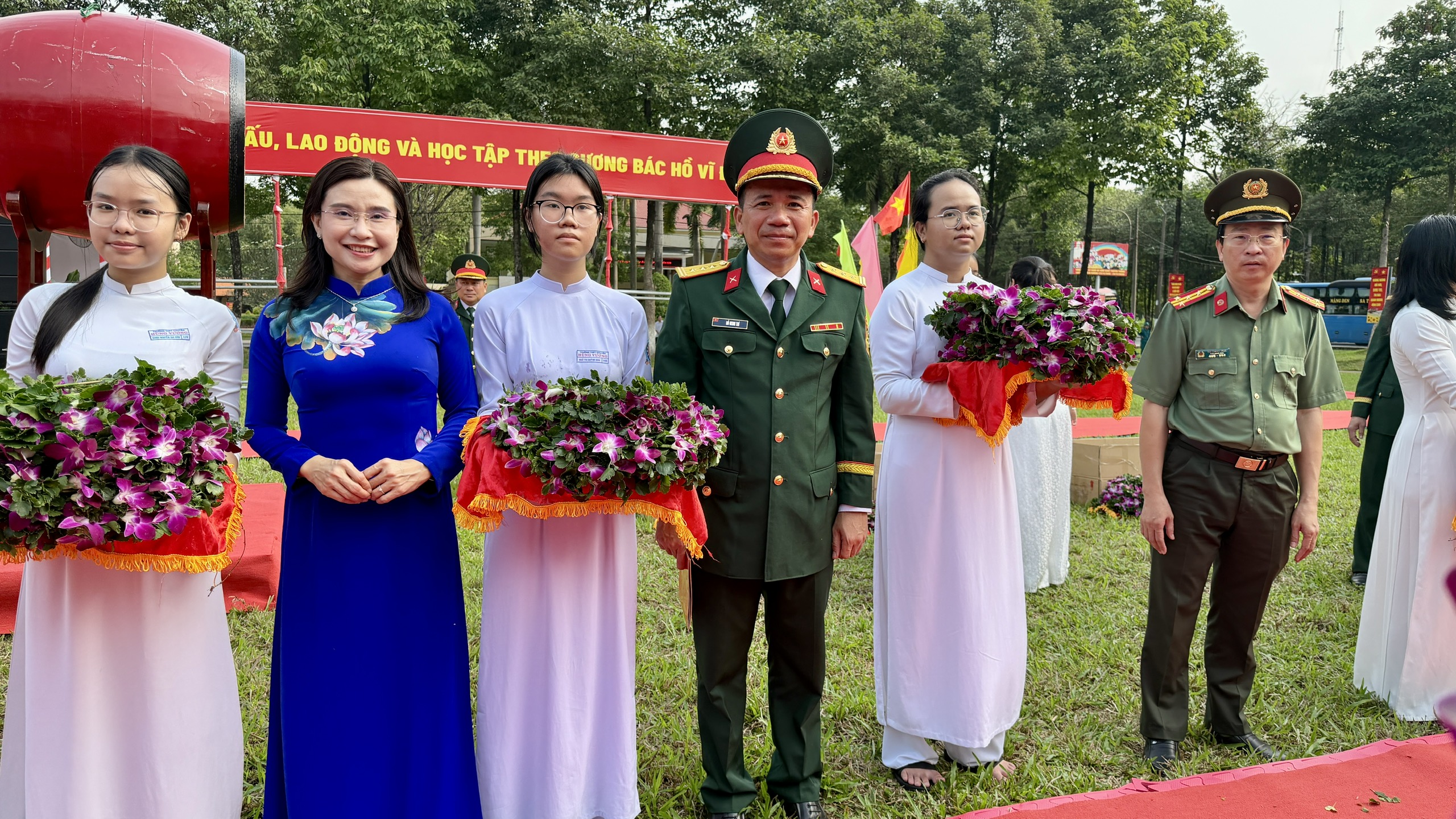 Chị Nguyễn Phạm Duy Trang dự lễ giao nhận quân tại PTKV 2 – Phú Lợi, TP.HCM - Ảnh 4.