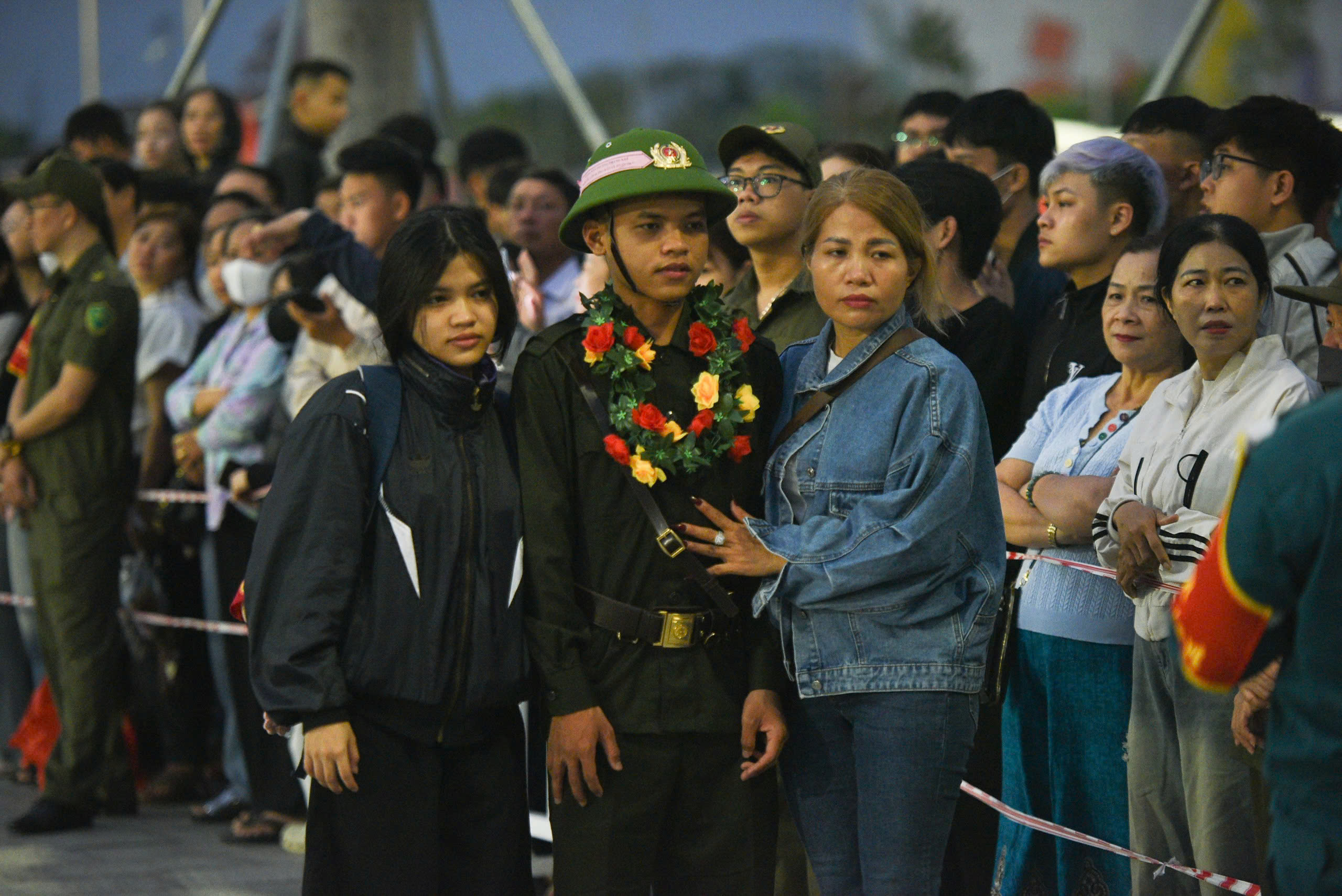 H&agrave;ng ngh&igrave;n thanh ni&ecirc;n nhập ngũ, t&acirc;n binh x&uacute;c động n&oacute;i về lời hứa với gia đ&igrave;nh- Ảnh 11.
