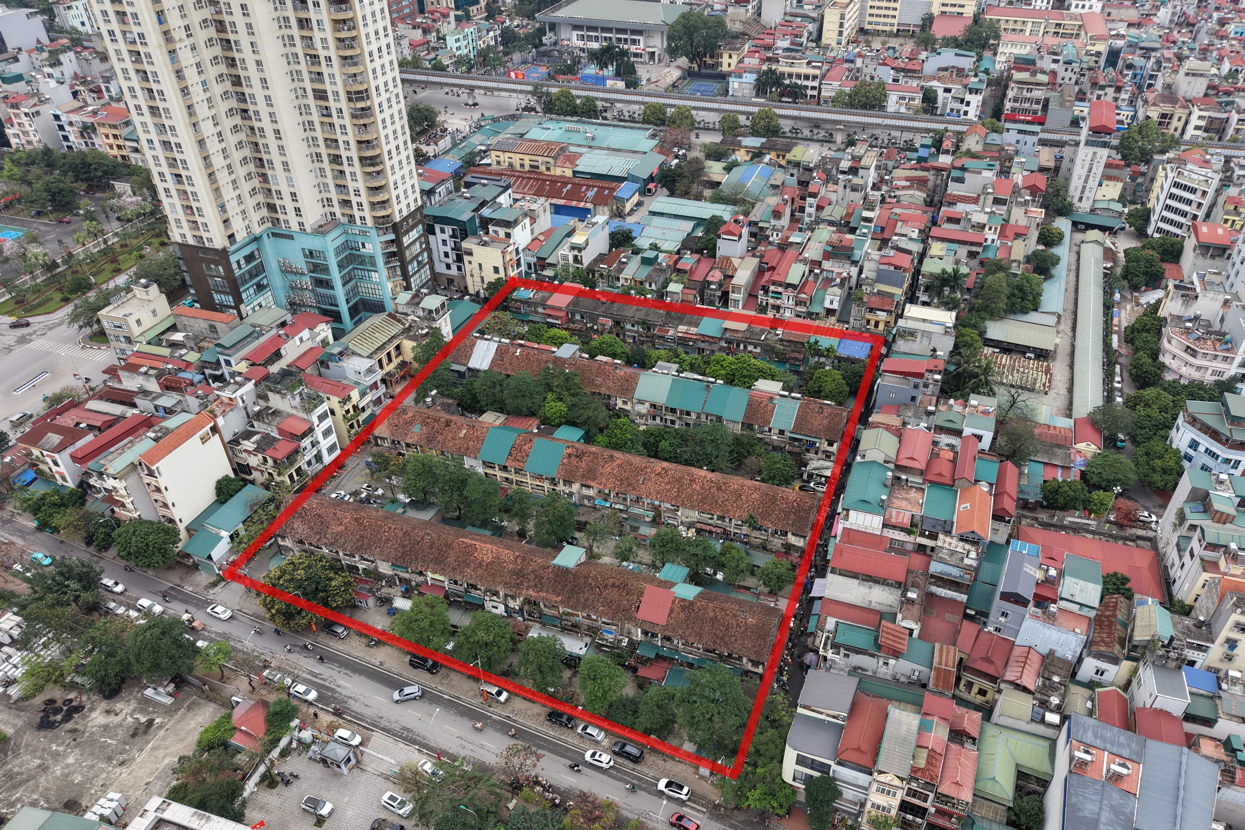 Cận cảnh khu tập thể cũ được Hà Nội dự kiến xây chung cư 34 tầng - Ảnh 1.