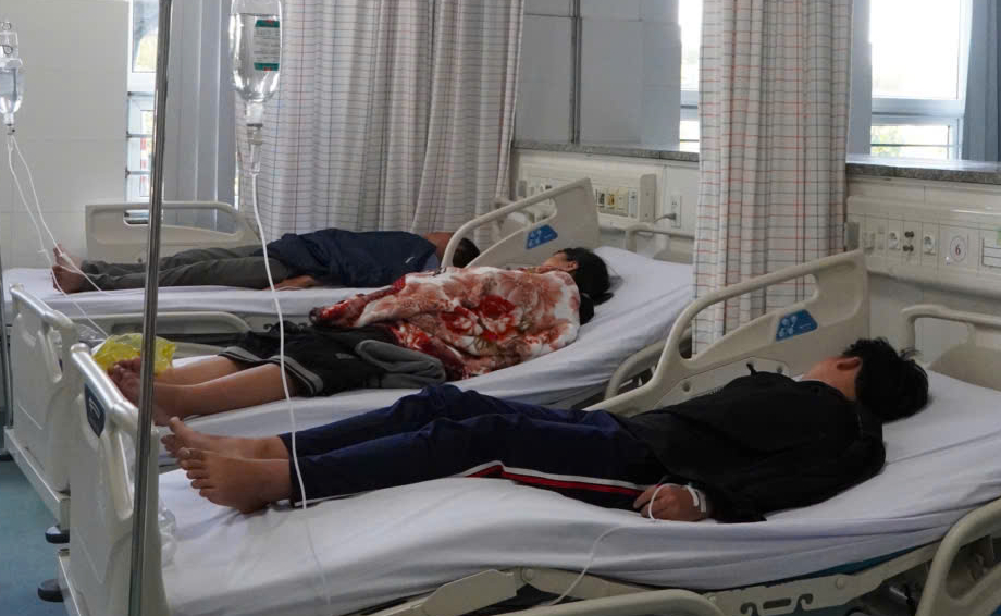 Bị nôn ói sau khi ăn bánh mì, yêu cầu cơ sở mới ngưng hoạt động - Ảnh 1.