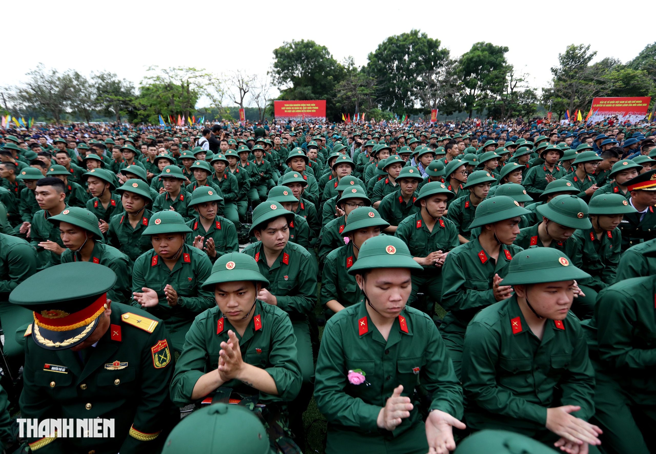 Hơn 9.000 thanh niên TP.HCM lên đường nhập ngũ - Ảnh 2. Hơn 9.000 thanh niên TP.HCM lên đường nhập ngũ - Ảnh 2.