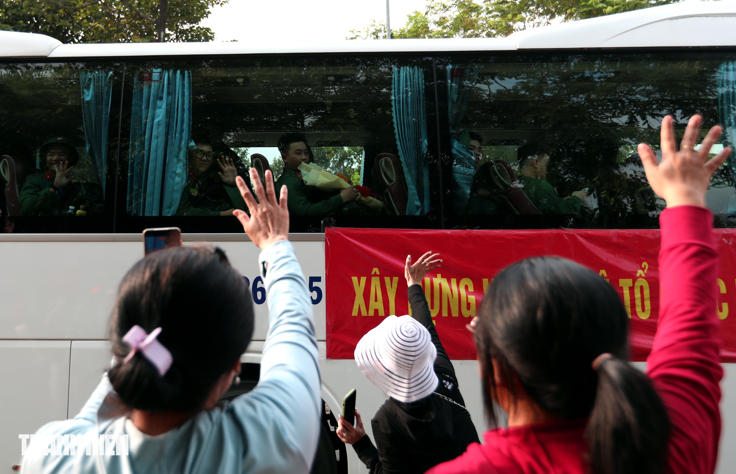 Hơn 9.000 thanh niên TP.HCM lên đường nhập ngũ - Ảnh 18. Hơn 9.000 thanh niên TP.HCM lên đường nhập ngũ - Ảnh 18.