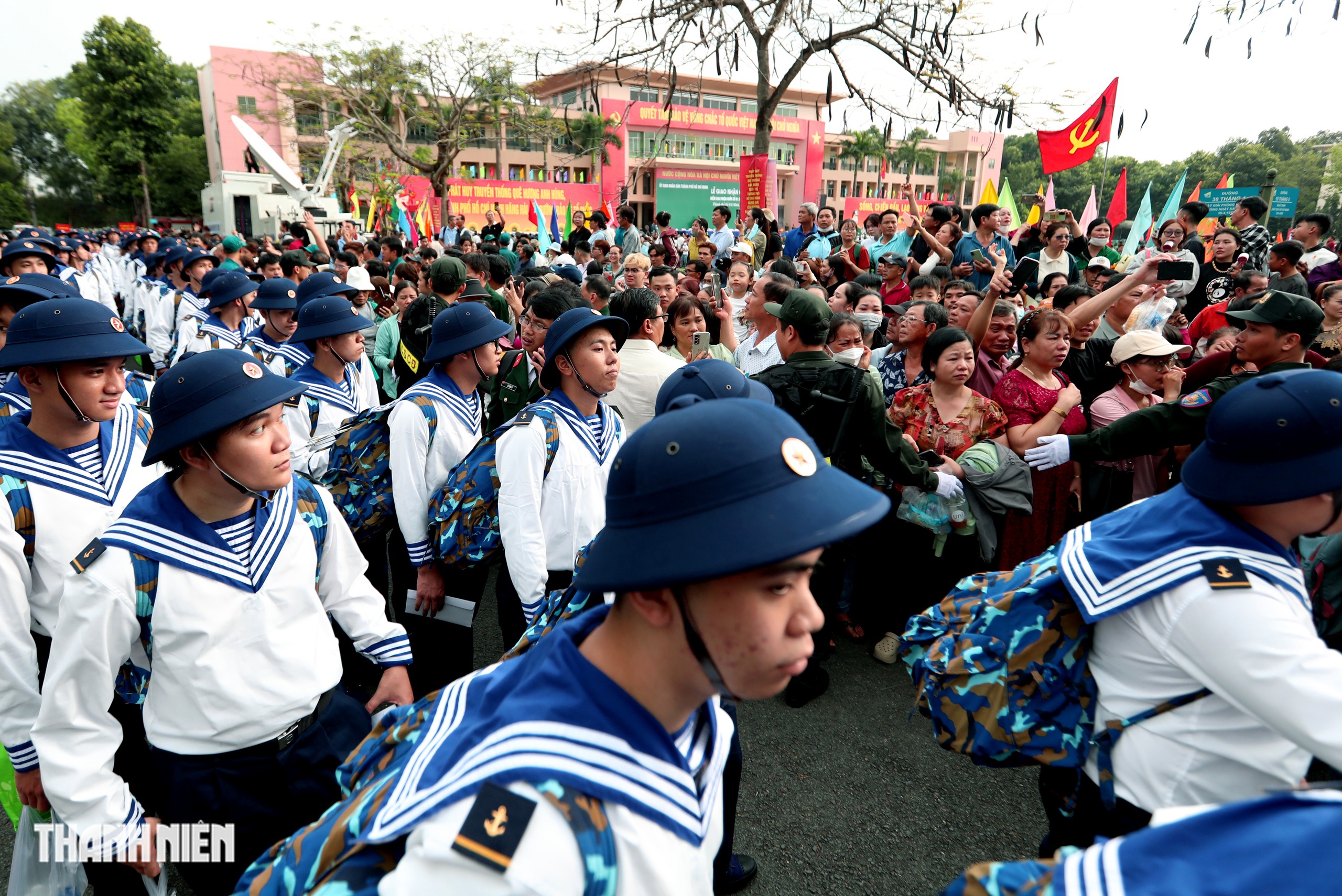 Hơn 9.000 thanh niên TP.HCM lên đường nhập ngũ - Ảnh 12. Hơn 9.000 thanh niên TP.HCM lên đường nhập ngũ - Ảnh 12.