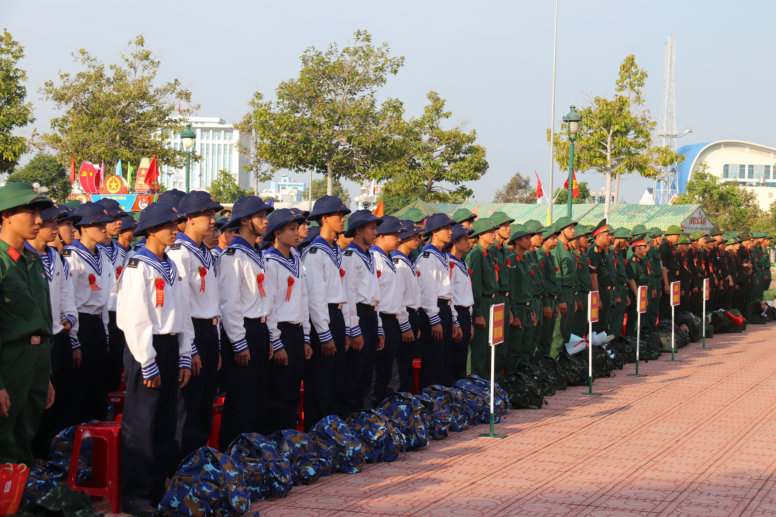 Giao nhận quân 2026: Thanh niên Gia Lai và Lâm Đồng sẵn sàng lên đường nhập ngũ - Ảnh 9.